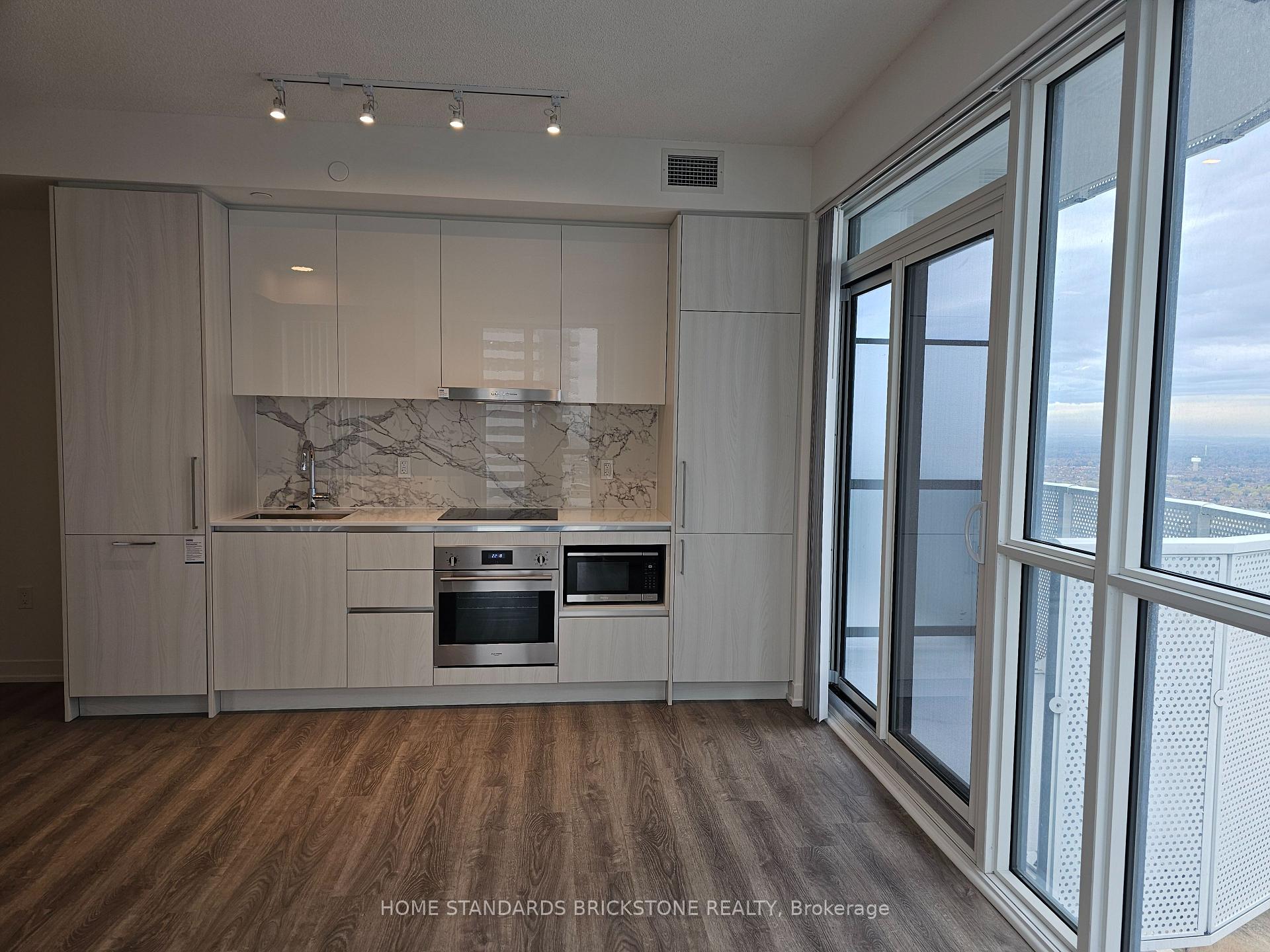 Photo 10 of Unit 4215, 195 Commerce Street, Vaughan, Vaughan Corporate Centre — HOMEH