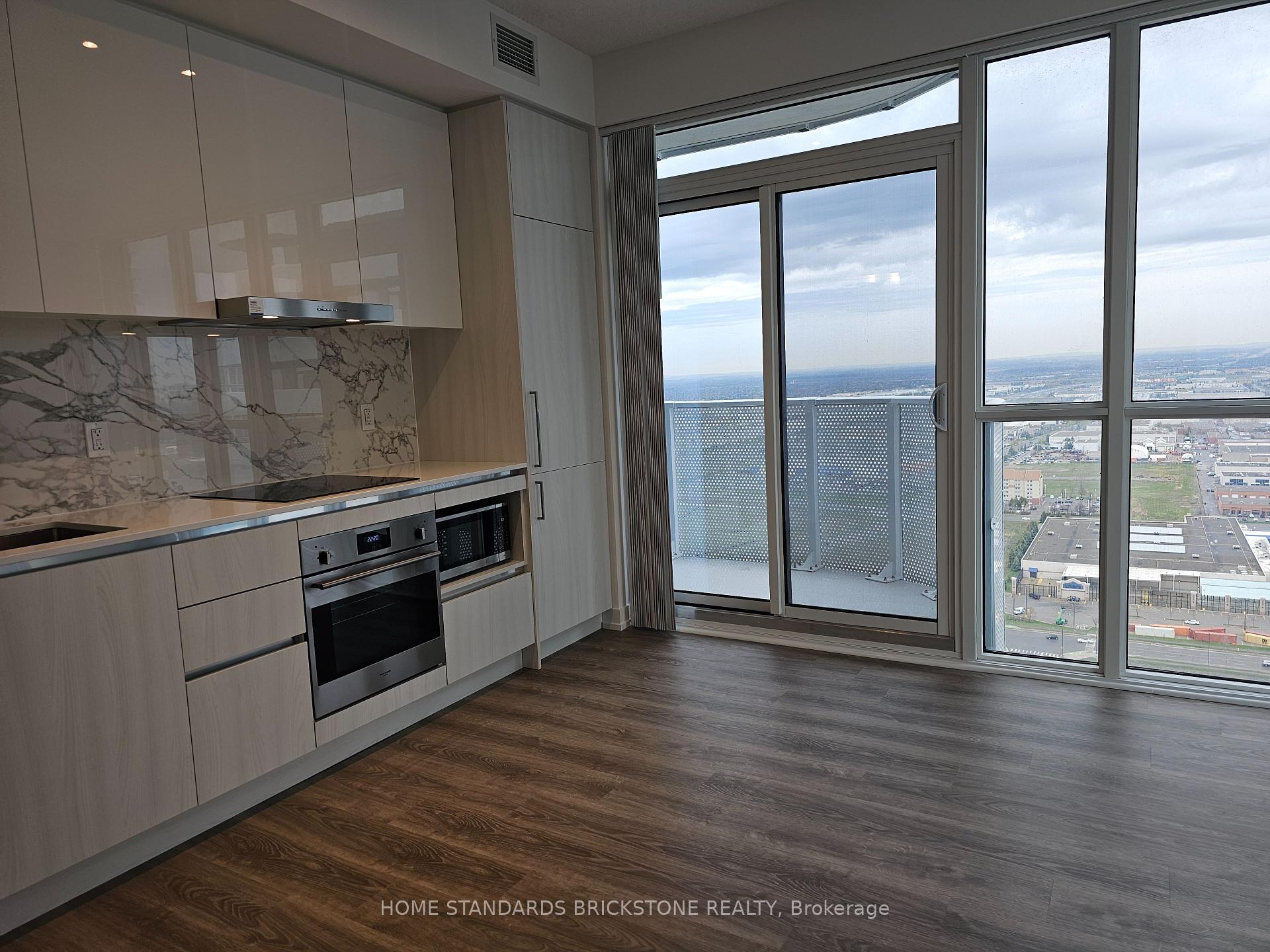 Photo 11 of Unit 4215, 195 Commerce Street, Vaughan, Vaughan Corporate Centre — HOMEH