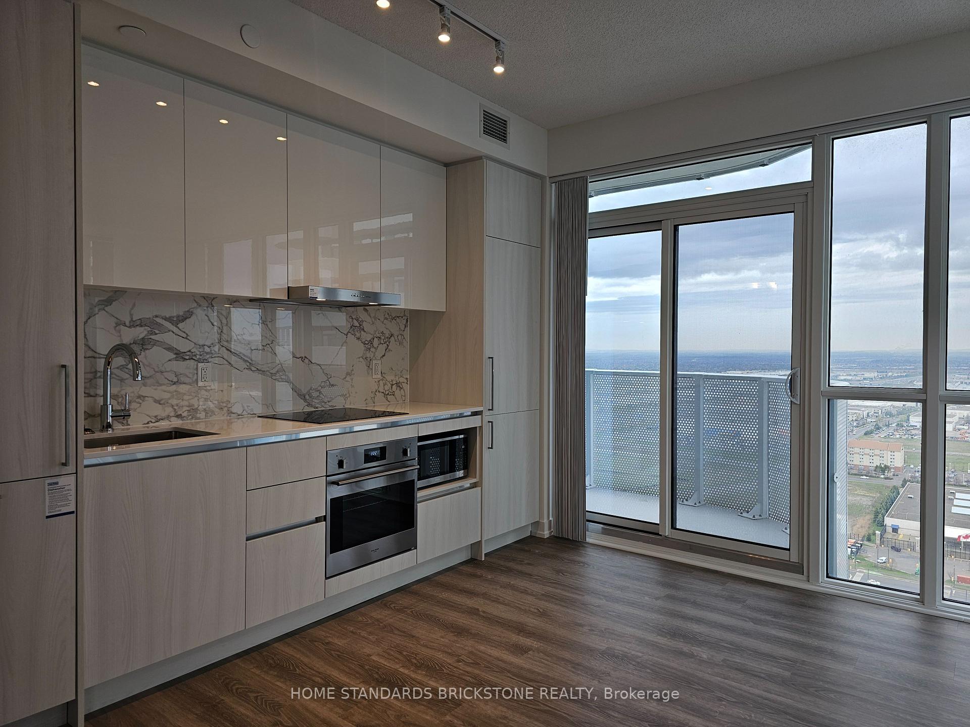 Photo 14 of Unit 4215, 195 Commerce Street, Vaughan, Vaughan Corporate Centre — HOMEH