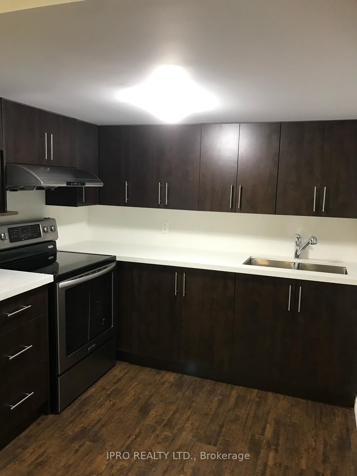 Photo 3 of 12 Newfields Drive, Markham, Box Grove — HOMEH
