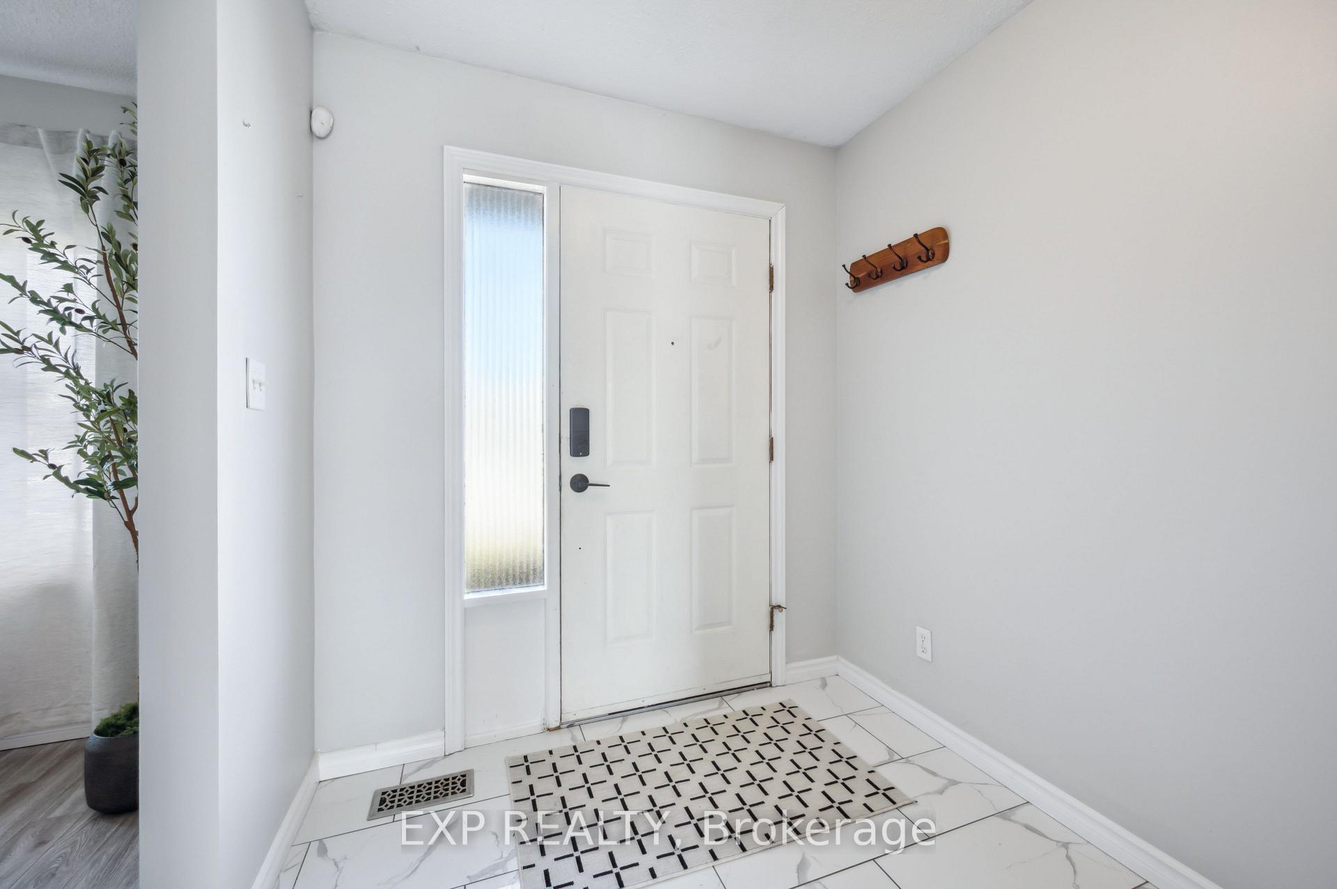 Photo 4 of 116 Dinison Crescent, Kitchener — HOMEH