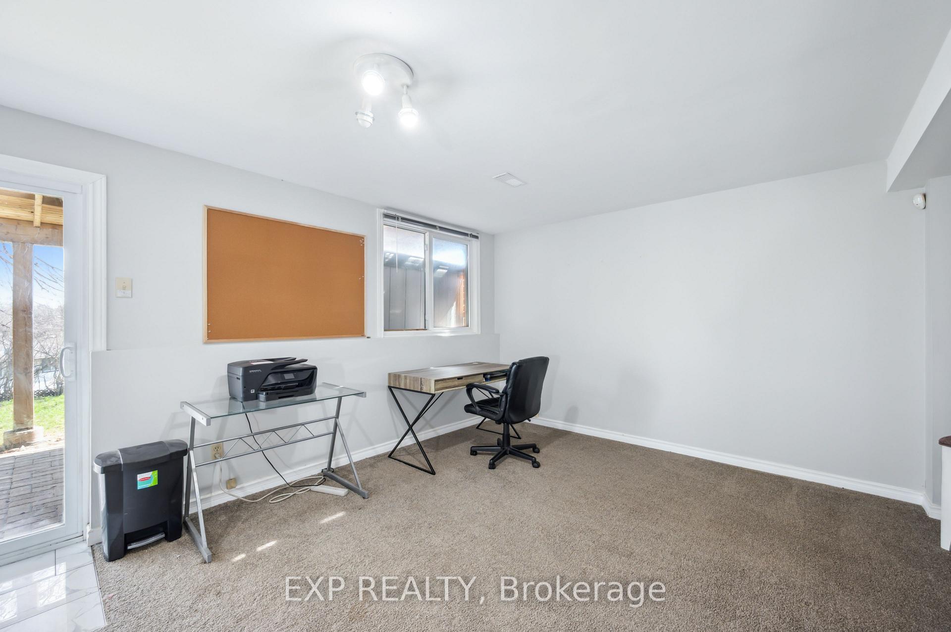 Photo 20 of 116 Dinison Crescent, Kitchener — HOMEH