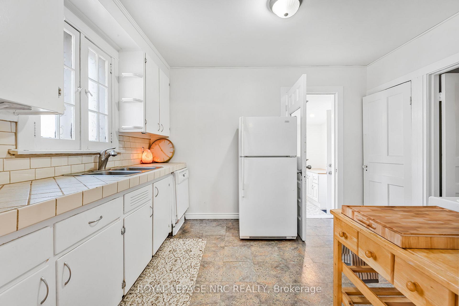 Photo 10 of 83 Pleasant Avenue, St. Catharines, Downtown — HOMEH