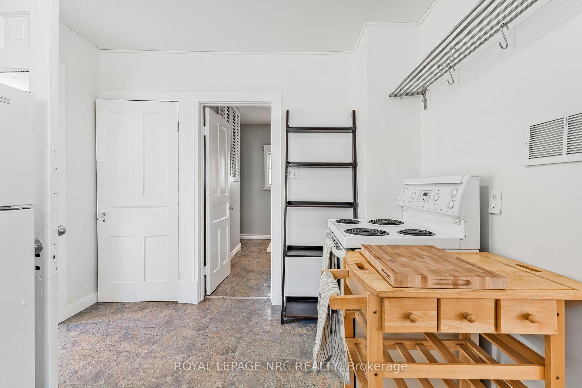 Photo 11 of 83 Pleasant Avenue, St. Catharines, Downtown — HOMEH