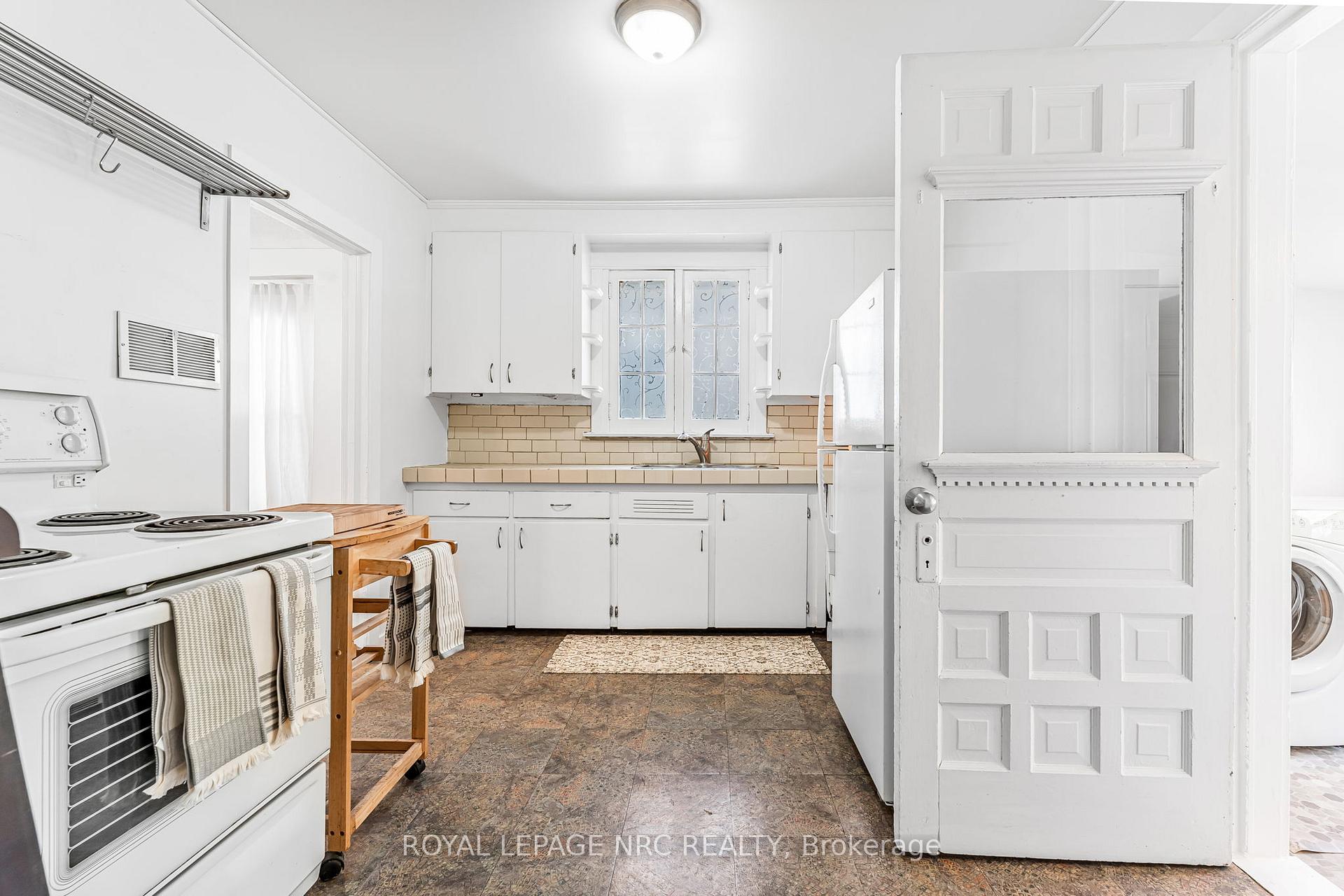 Photo 12 of 83 Pleasant Avenue, St. Catharines, Downtown — HOMEH