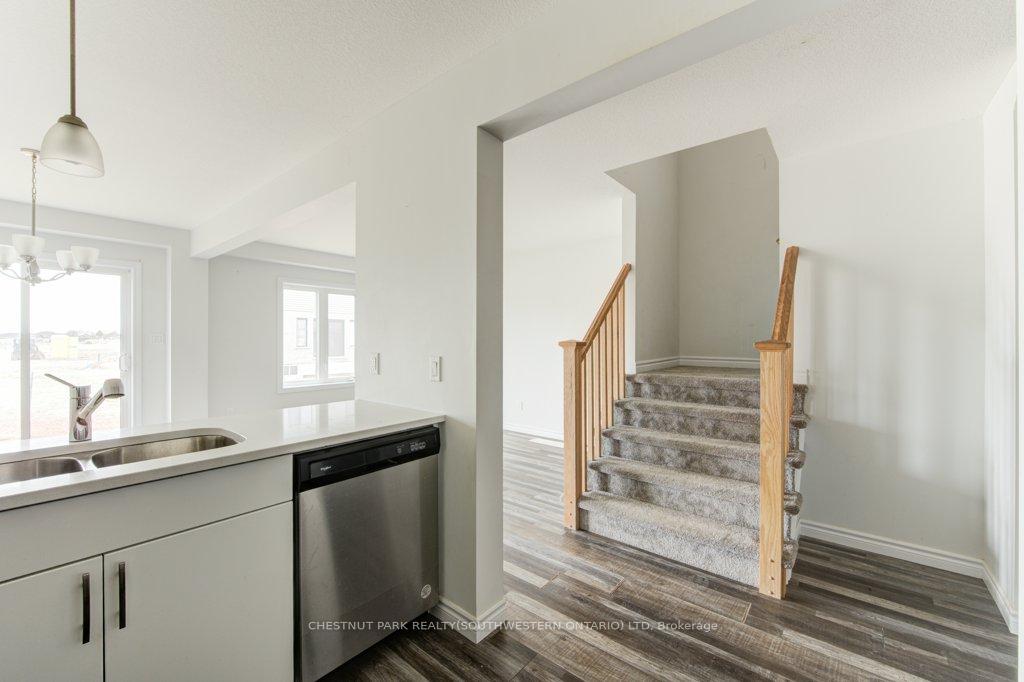 Photo 11 of 317 Bradshaw Drive, Stratford — HOMEH