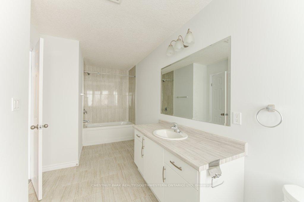 Photo 39 of 317 Bradshaw Drive, Stratford — HOMEH