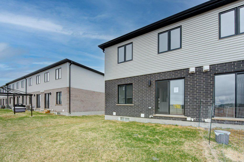 Photo 48 of 317 Bradshaw Drive, Stratford — HOMEH