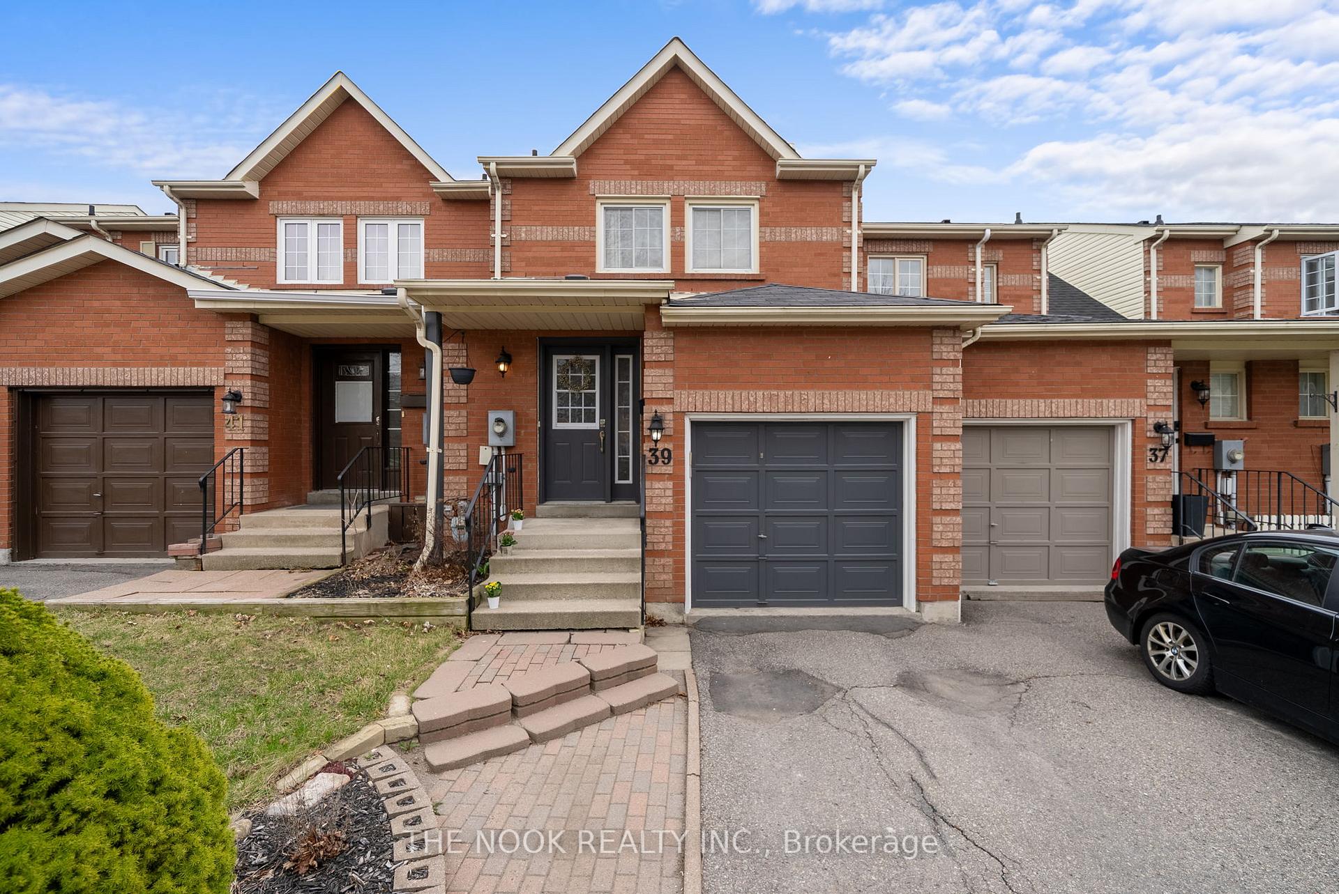 Photo 2 of 39 Wallace Drive, Whitby, Pringle Creek — HOMEH