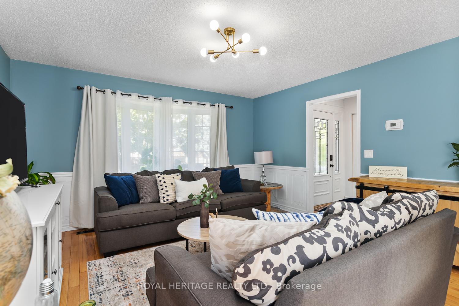 Photo 7 of 101 Hart Boulevard, Clarington, Newcastle — HOMEH