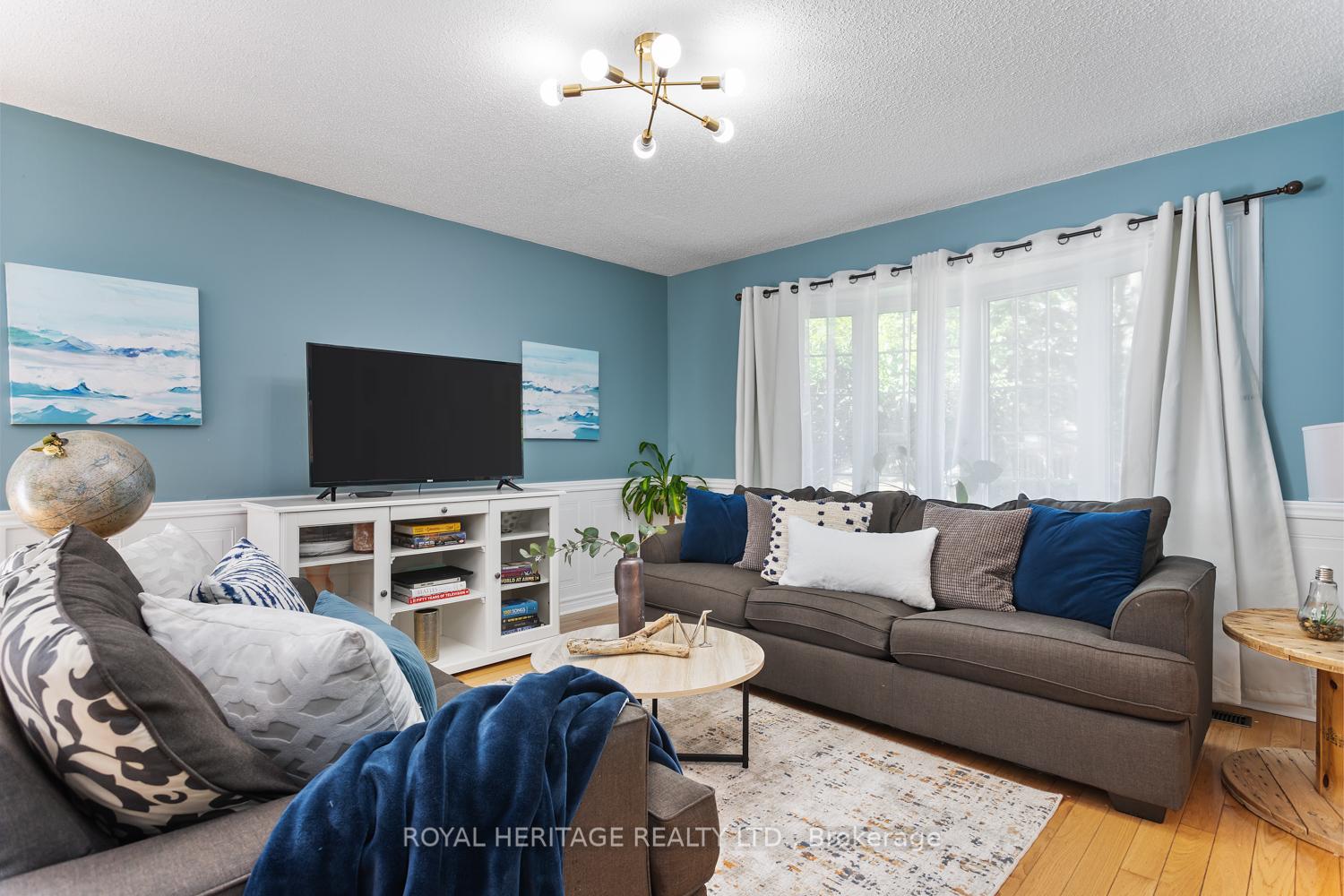 Photo 8 of 101 Hart Boulevard, Clarington, Newcastle — HOMEH