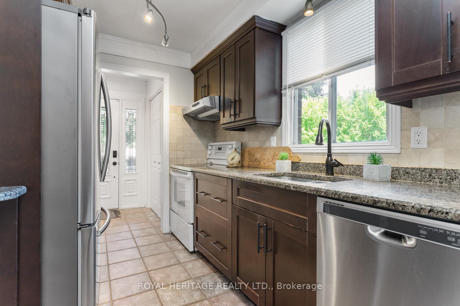 Photo 14 of 101 Hart Boulevard, Clarington, Newcastle — HOMEH