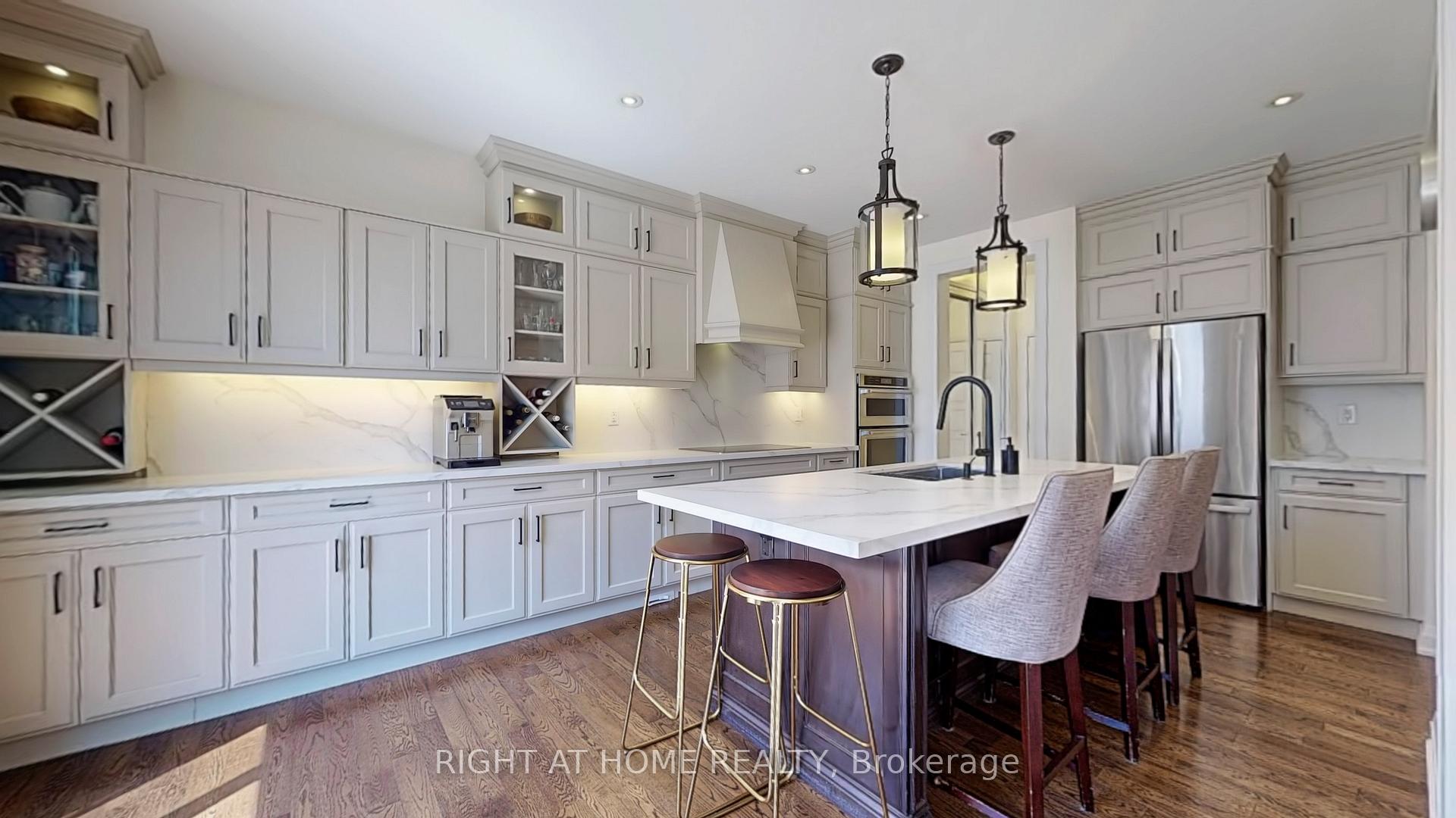 Photo 11 of 9 Bastia Street, Hamilton, Waterdown — HOMEH