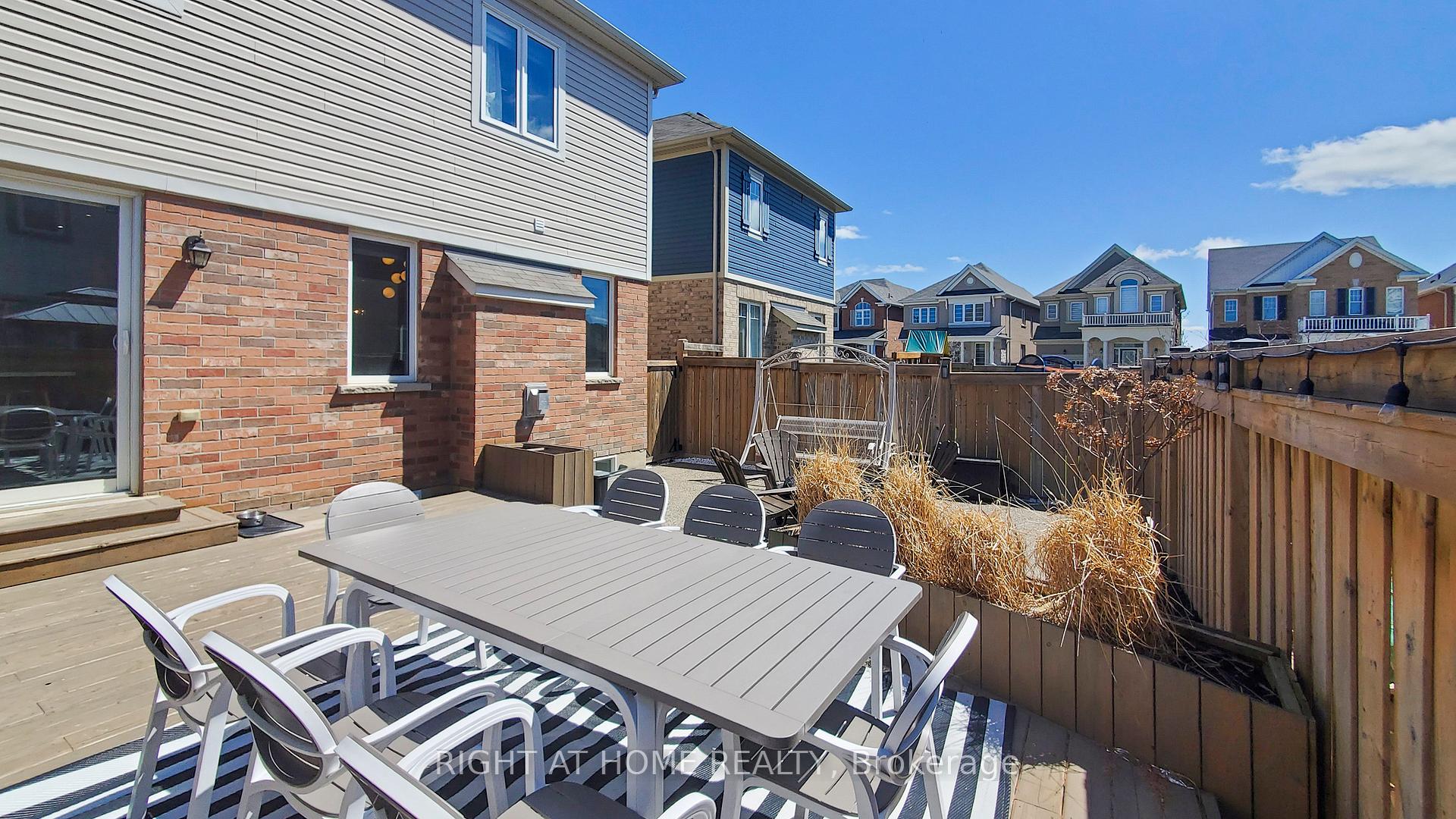 Photo 46 of 9 Bastia Street, Hamilton, Waterdown — HOMEH