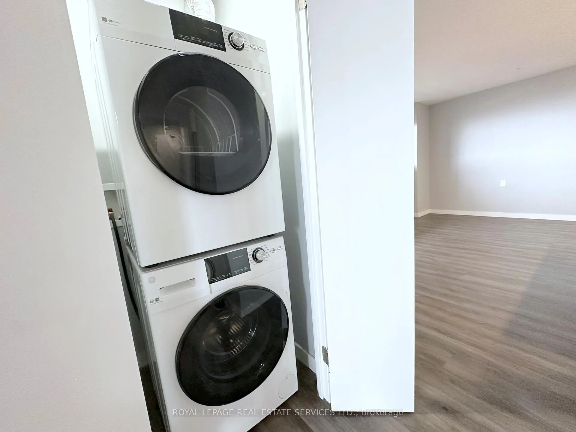Photo 6 of Unit 2301, 265 Main Street, Toronto, East End-Danforth — HOMEH