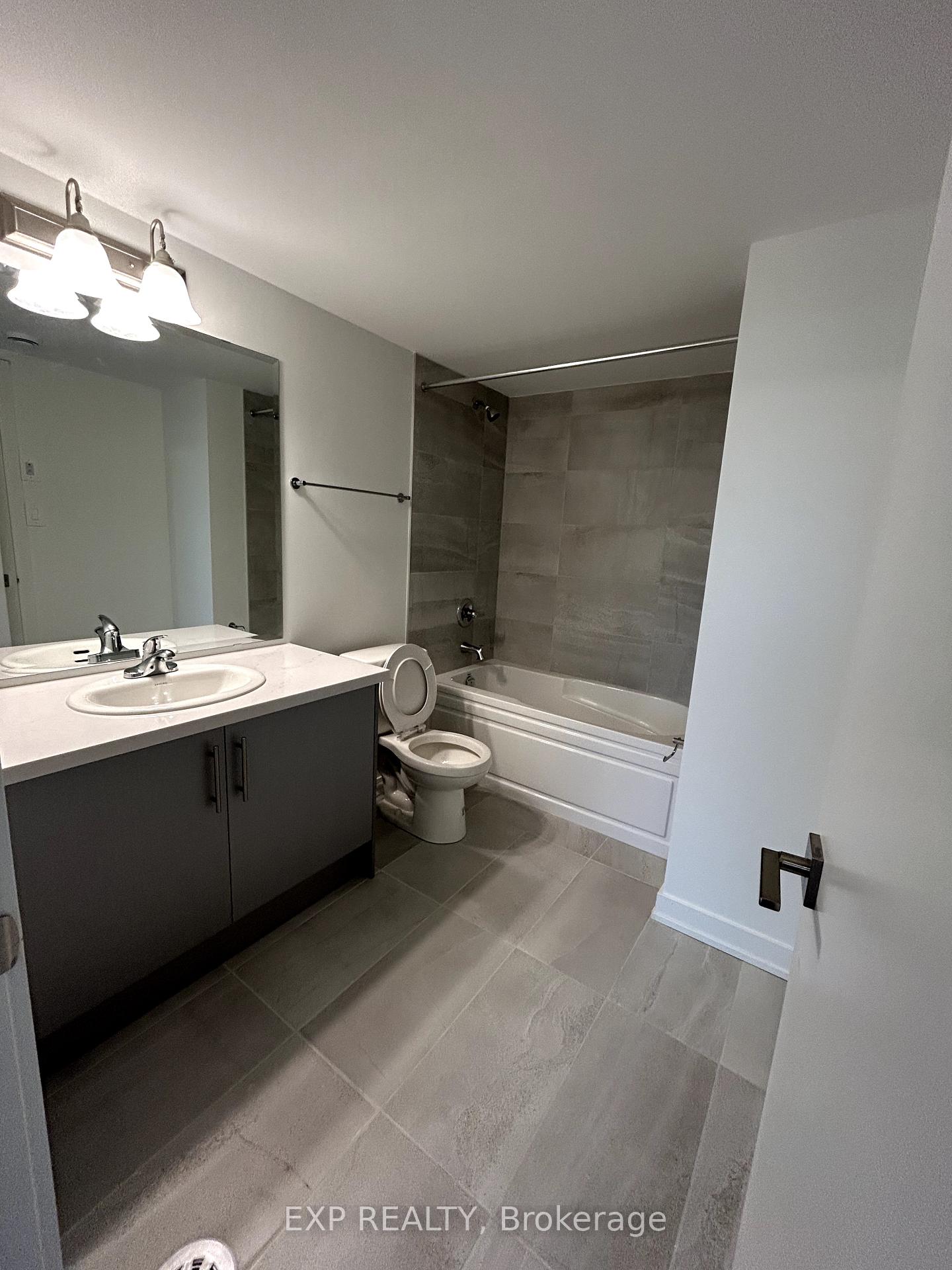 Photo 6 of Unit Unit 16, 65 Romilly Avenue, Brampton, Northwest Brampton — HOMEH