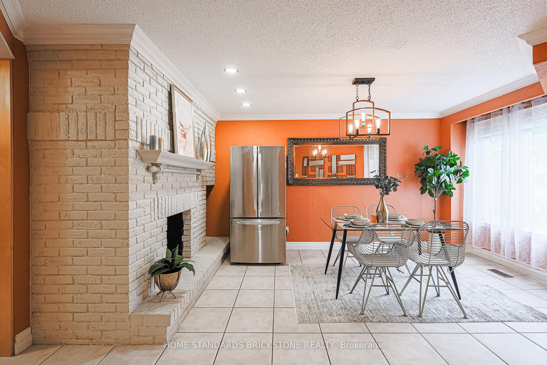 Photo 13 of 54 Peter Andrew Crescent W, Vaughan, Brownridge — HOMEH