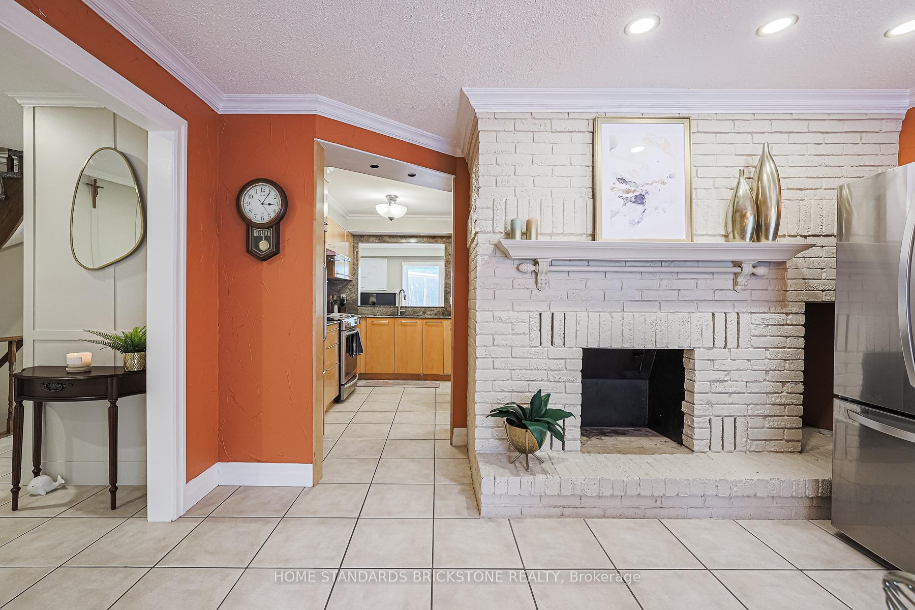 Photo 16 of 54 Peter Andrew Crescent W, Vaughan, Brownridge — HOMEH