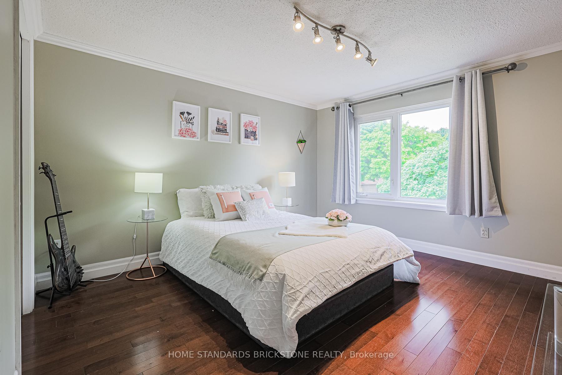 Photo 18 of 54 Peter Andrew Crescent W, Vaughan, Brownridge — HOMEH