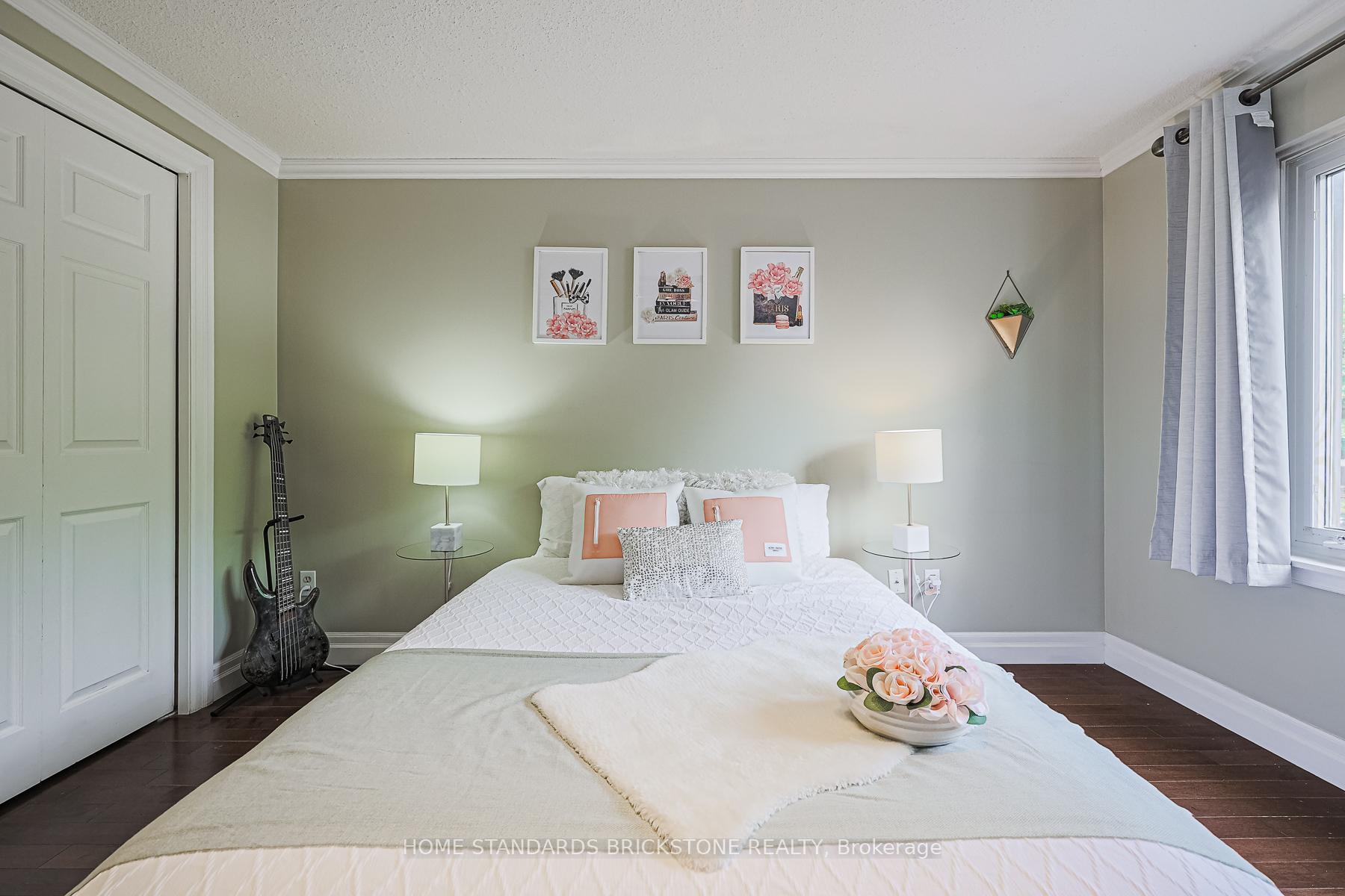 Photo 19 of 54 Peter Andrew Crescent W, Vaughan, Brownridge — HOMEH
