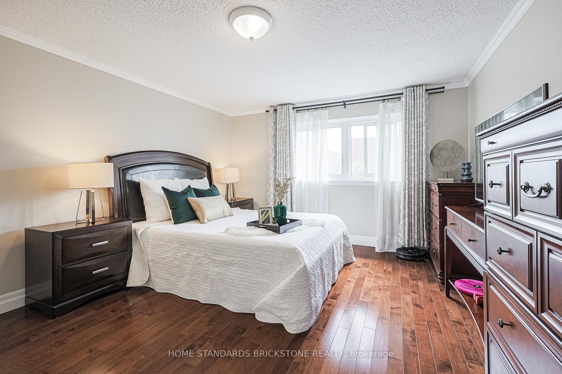 Photo 23 of 54 Peter Andrew Crescent W, Vaughan, Brownridge — HOMEH