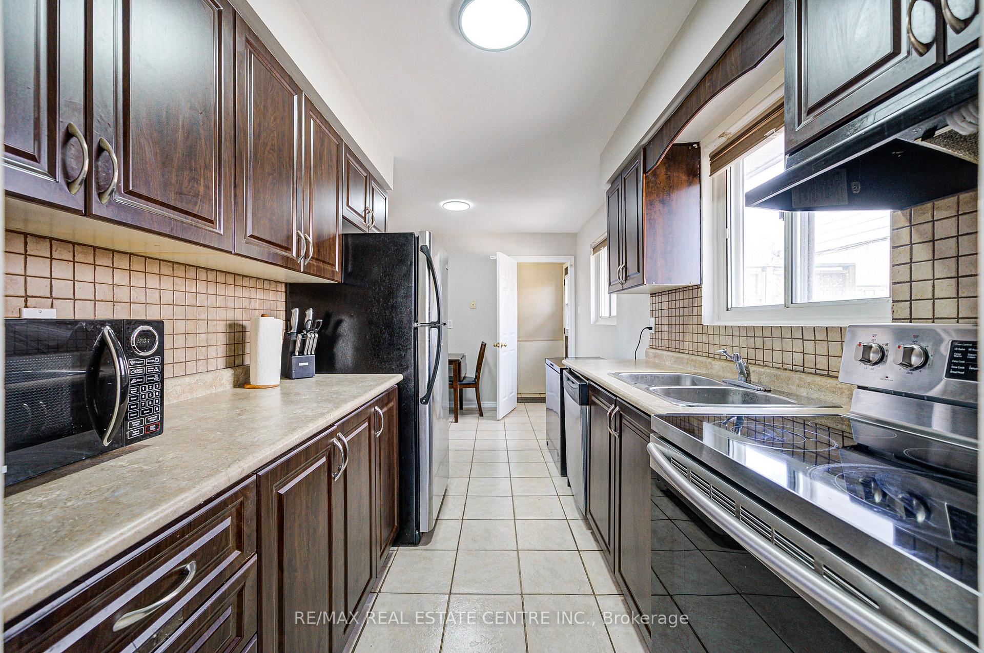 Photo 8 of 244 Archdekin Drive, Brampton, Madoc — HOMEH