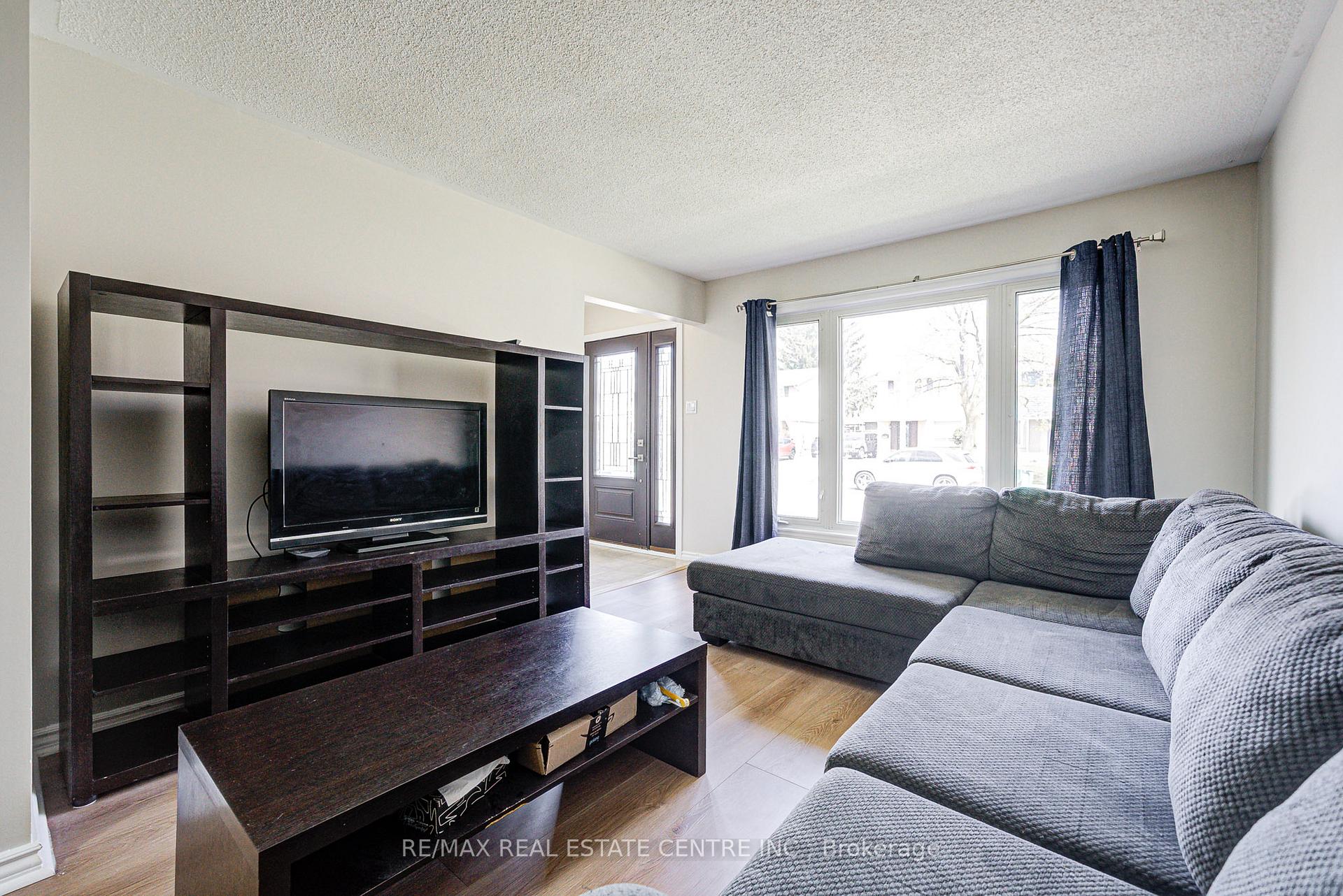 Photo 11 of 244 Archdekin Drive, Brampton, Madoc — HOMEH