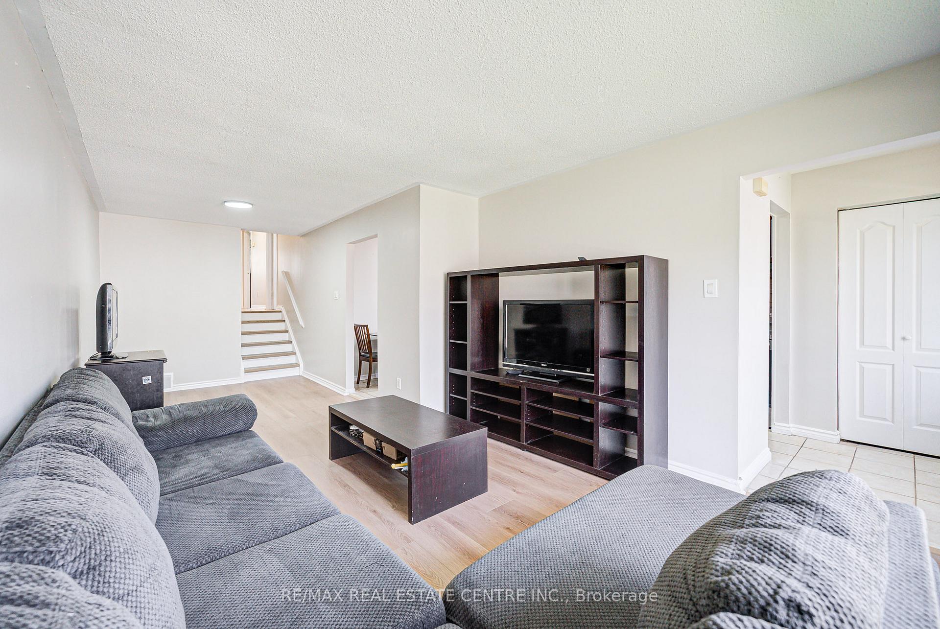 Photo 12 of 244 Archdekin Drive, Brampton, Madoc — HOMEH
