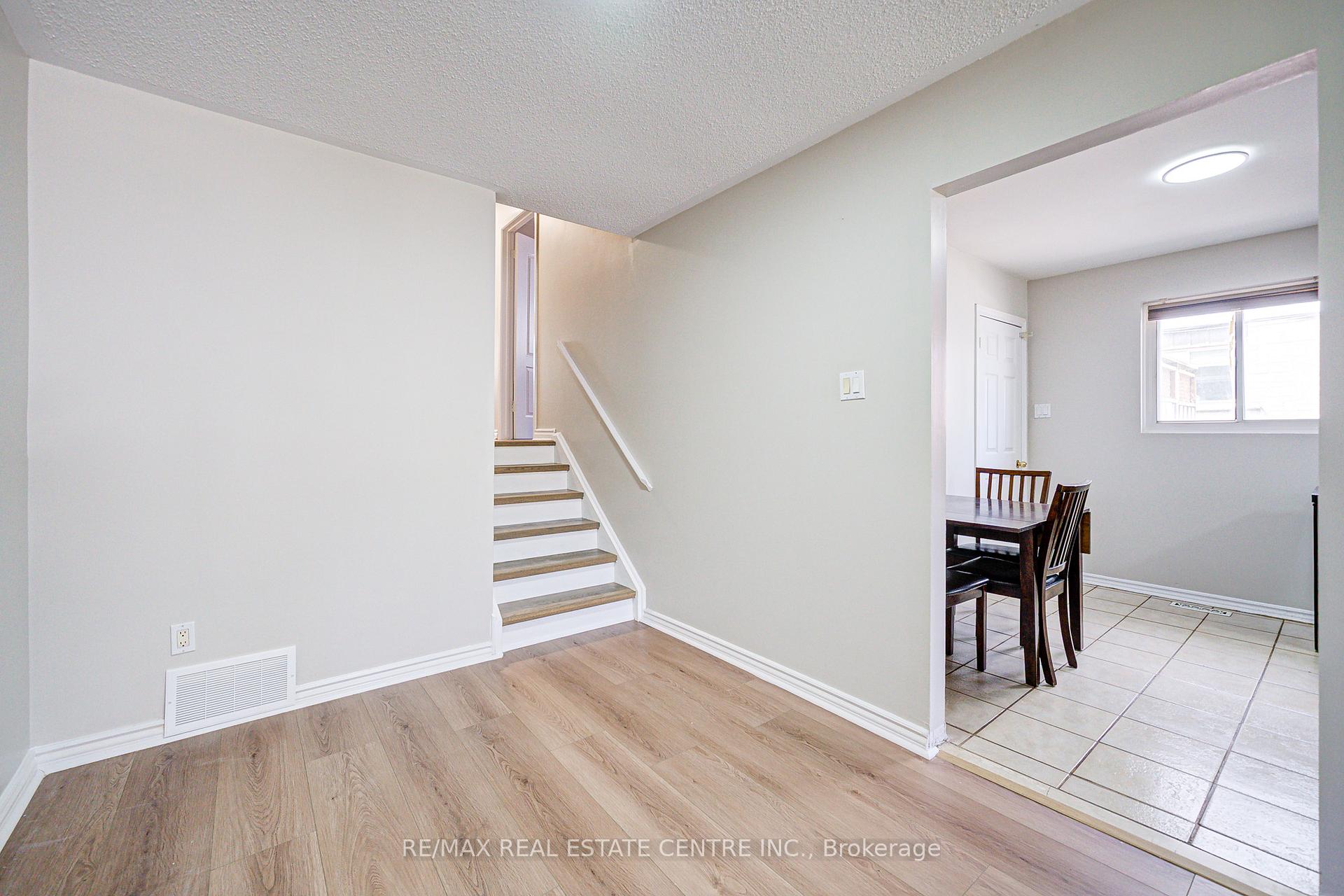 Photo 16 of 244 Archdekin Drive, Brampton, Madoc — HOMEH