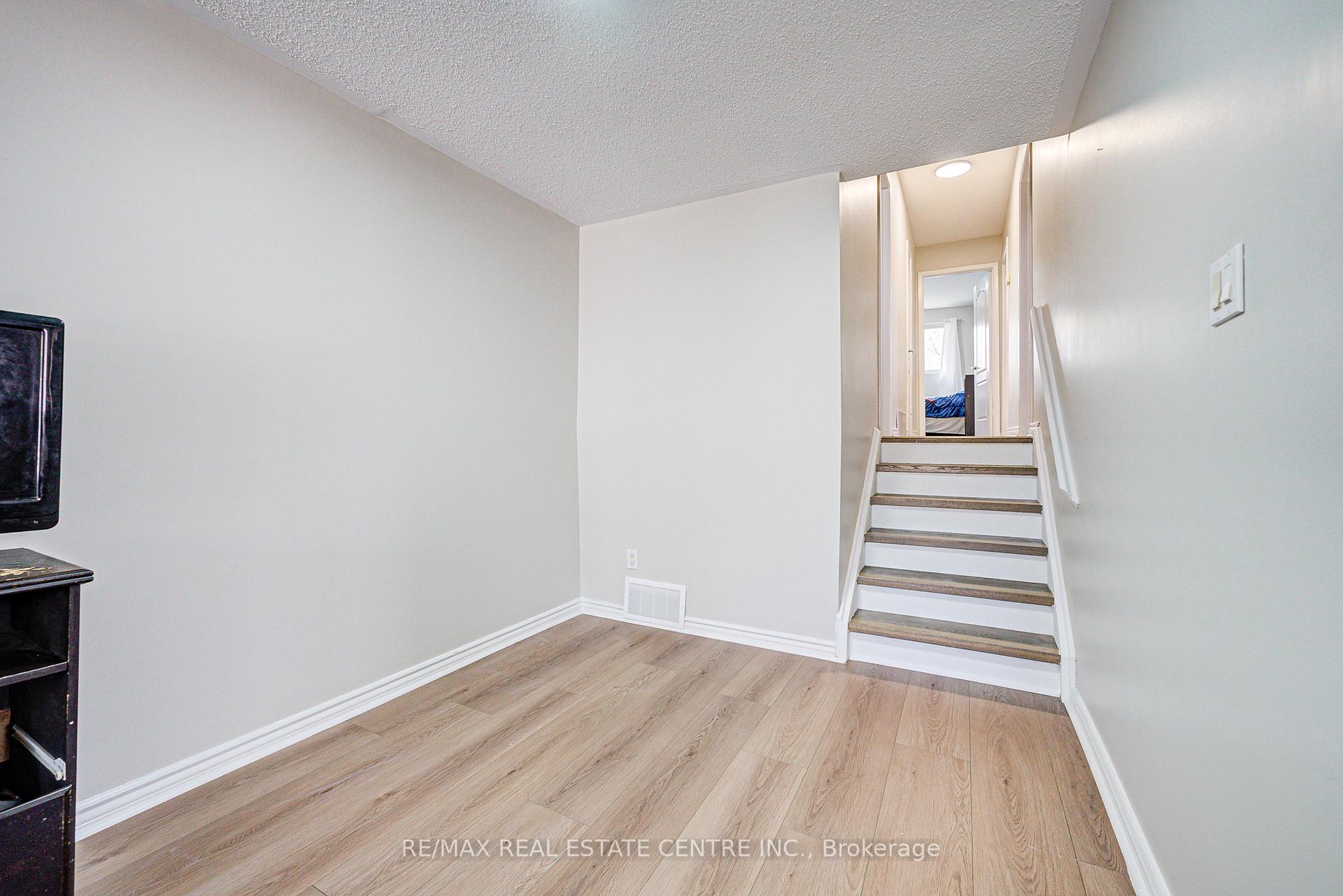 Photo 17 of 244 Archdekin Drive, Brampton, Madoc — HOMEH