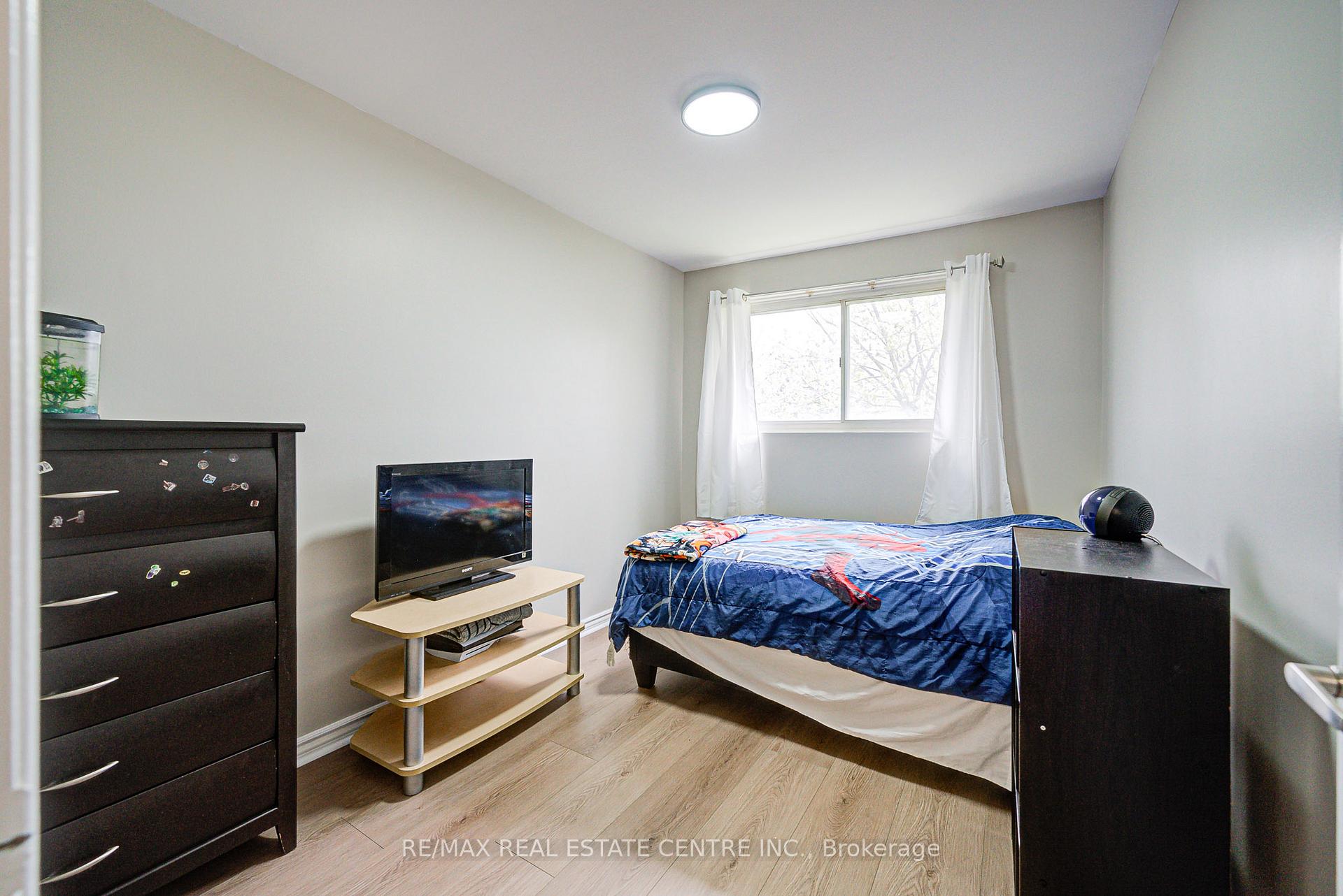 Photo 24 of 244 Archdekin Drive, Brampton, Madoc — HOMEH