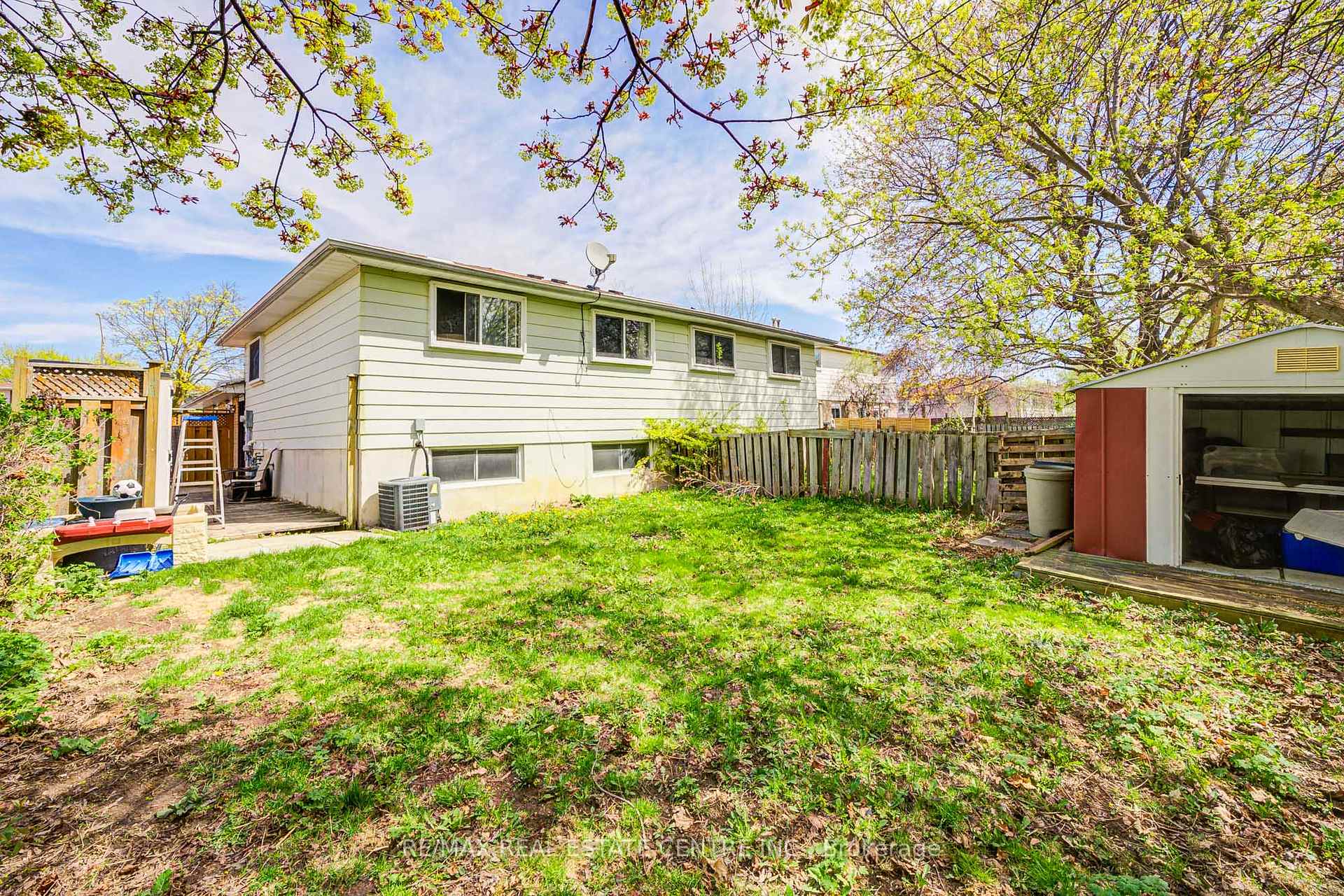 Photo 44 of 244 Archdekin Drive, Brampton, Madoc — HOMEH