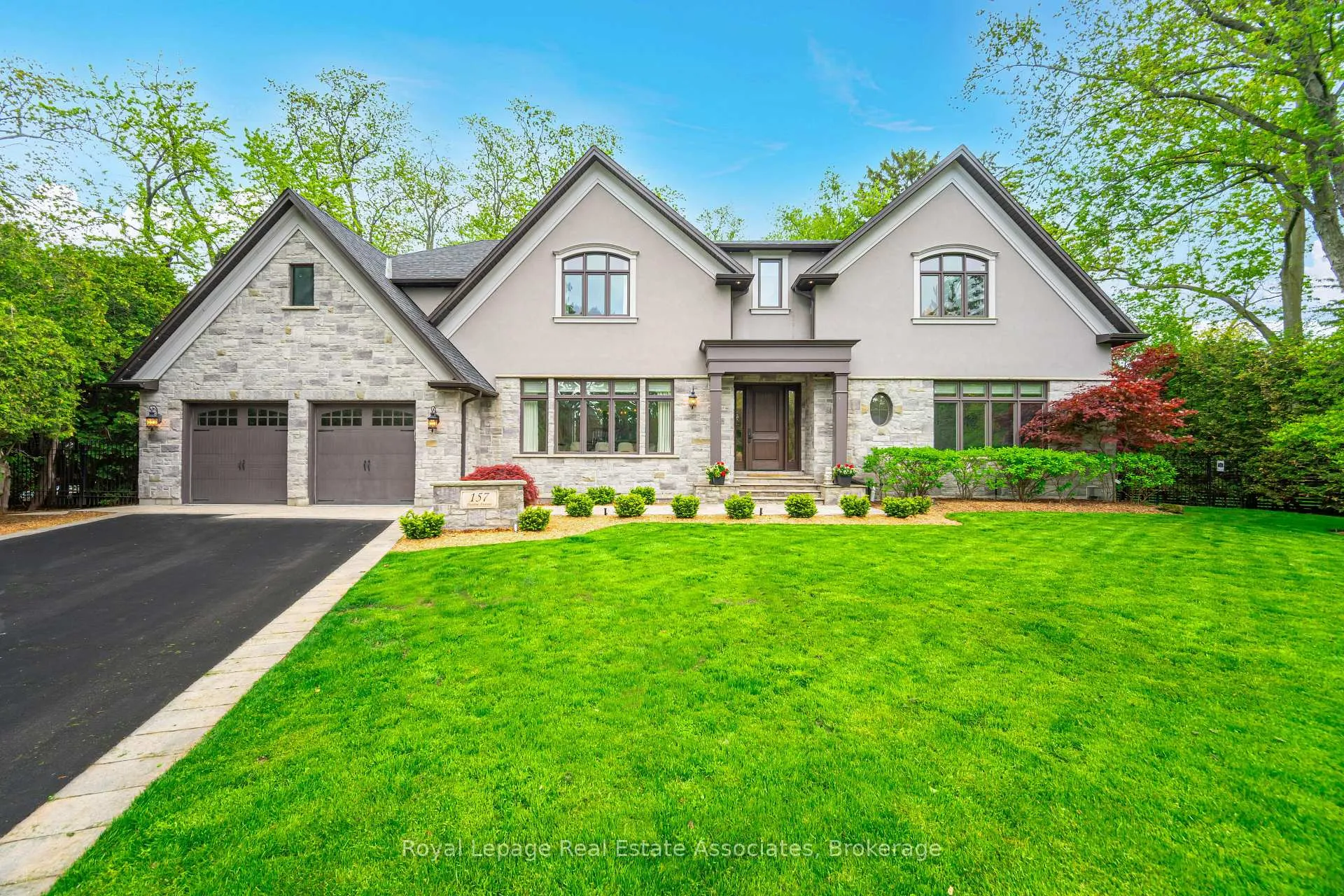 Photo 2 of 157 Dianne Avenue, Oakville, Morrison — HOMEH