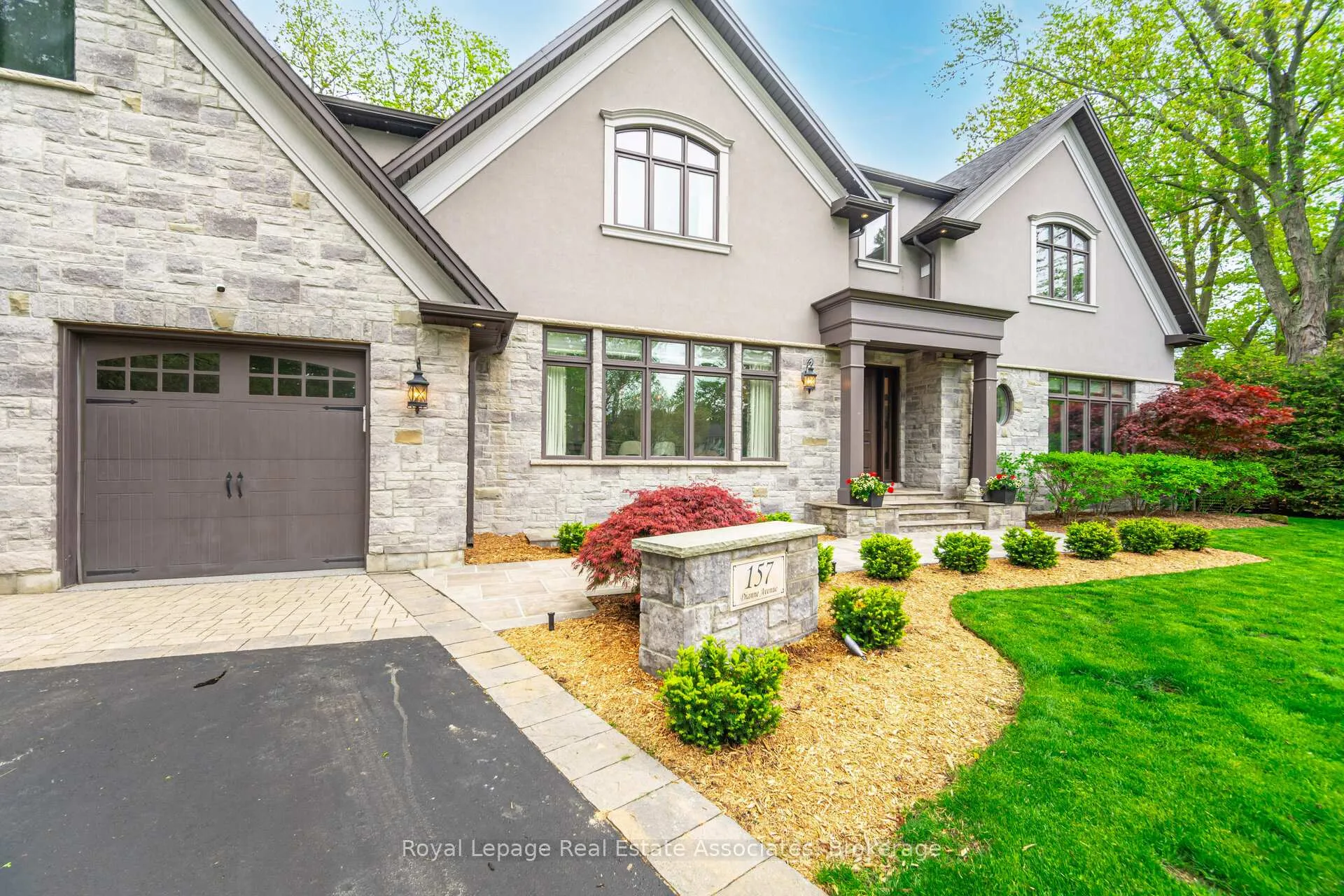 Photo 3 of 157 Dianne Avenue, Oakville, Morrison — HOMEH