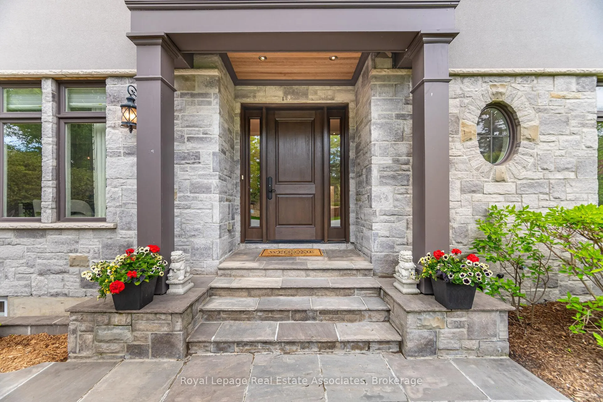Photo 4 of 157 Dianne Avenue, Oakville, Morrison — HOMEH