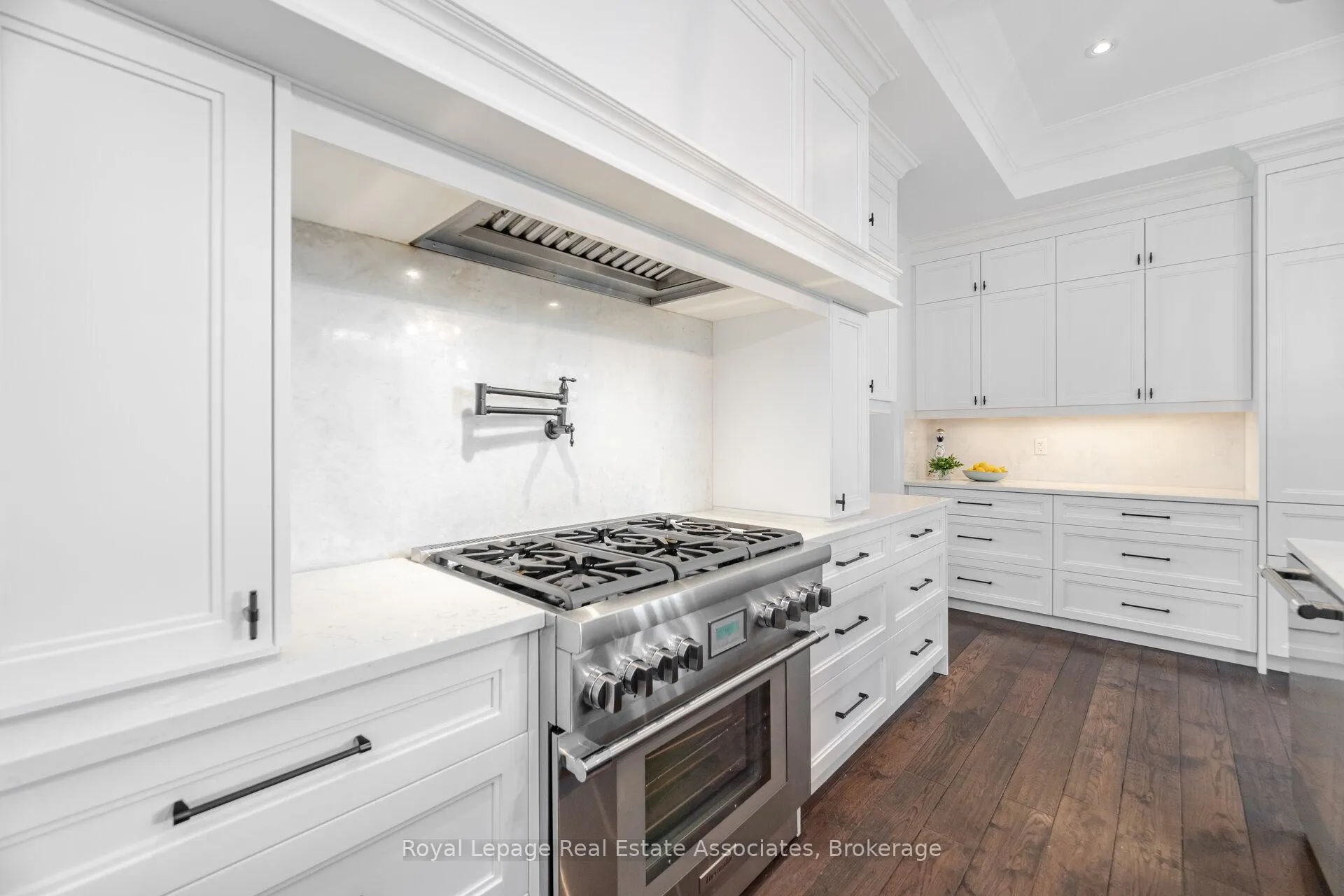 Photo 11 of 157 Dianne Avenue, Oakville, Morrison — HOMEH