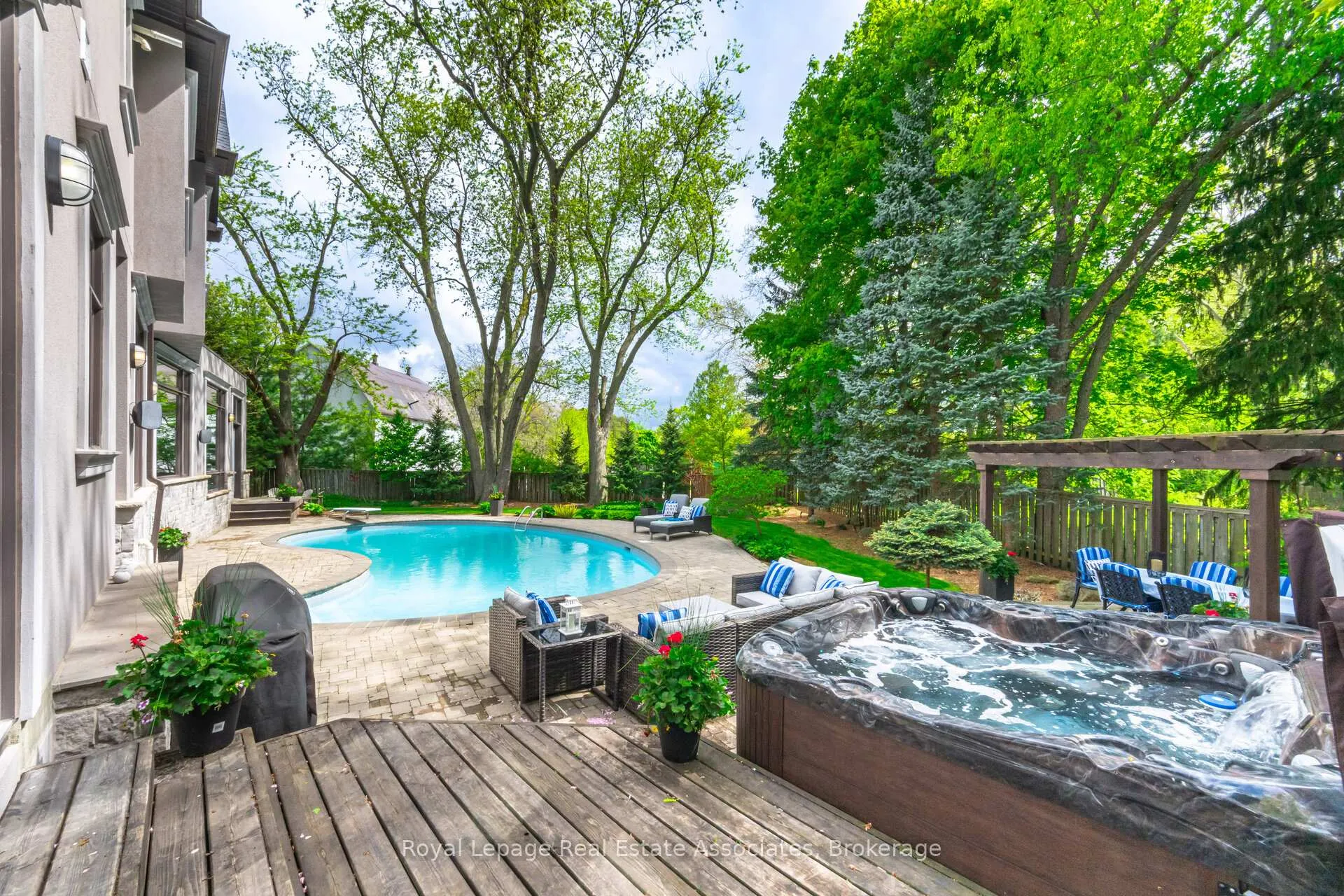 Photo 44 of 157 Dianne Avenue, Oakville, Morrison — HOMEH
