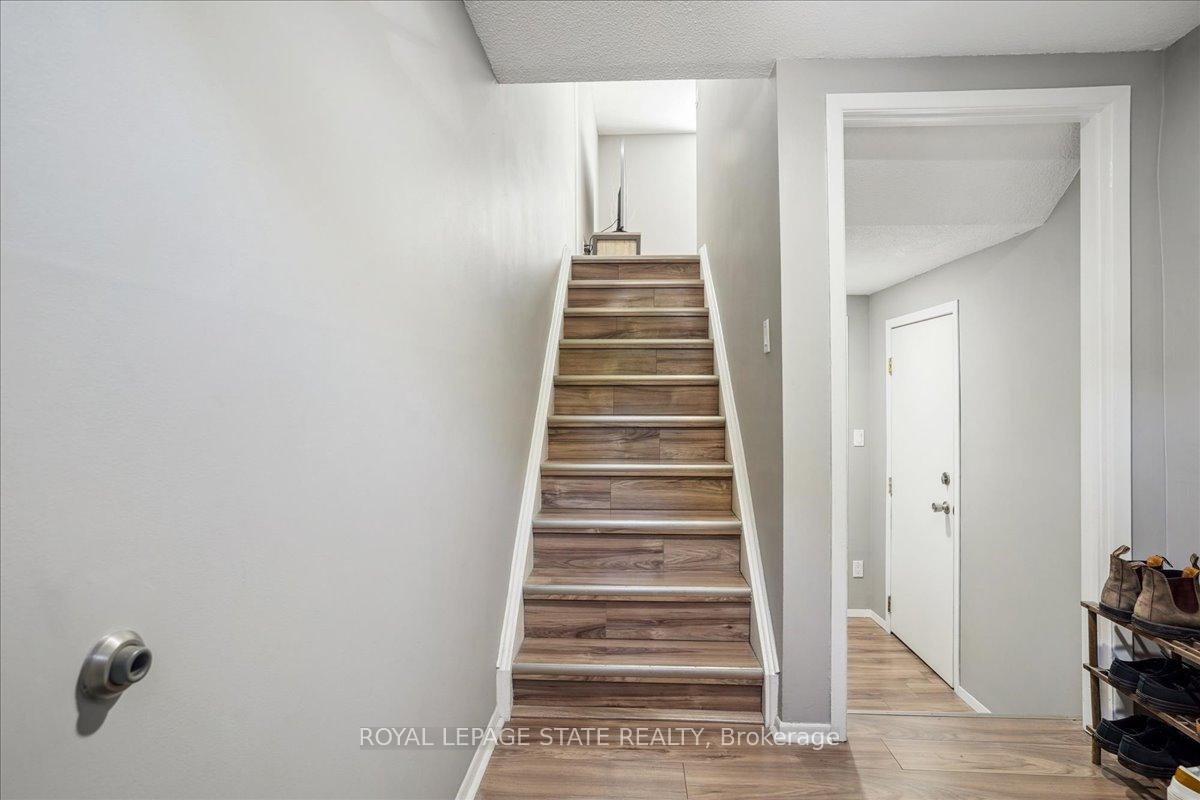 Photo 1 of Unit 19, 125 Bonaventure Drive, Hamilton, Gilbert — HOMEH