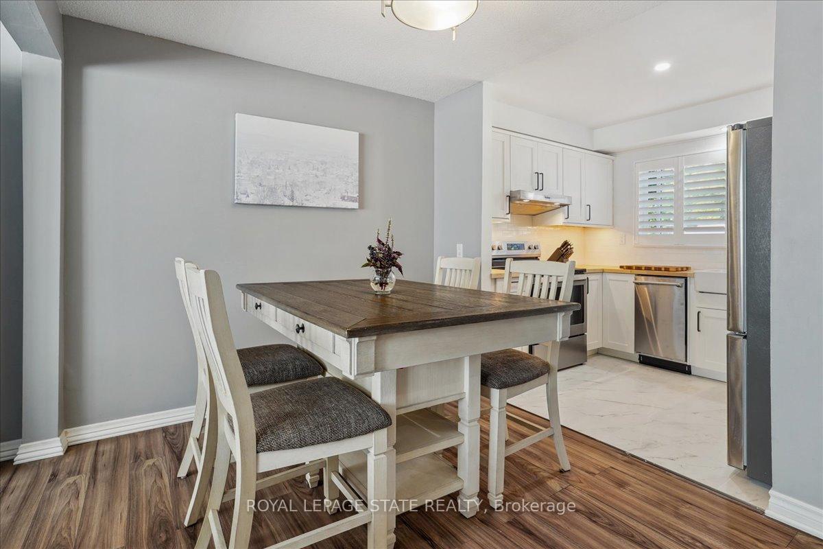 Photo 2 of Unit 19, 125 Bonaventure Drive, Hamilton, Gilbert — HOMEH