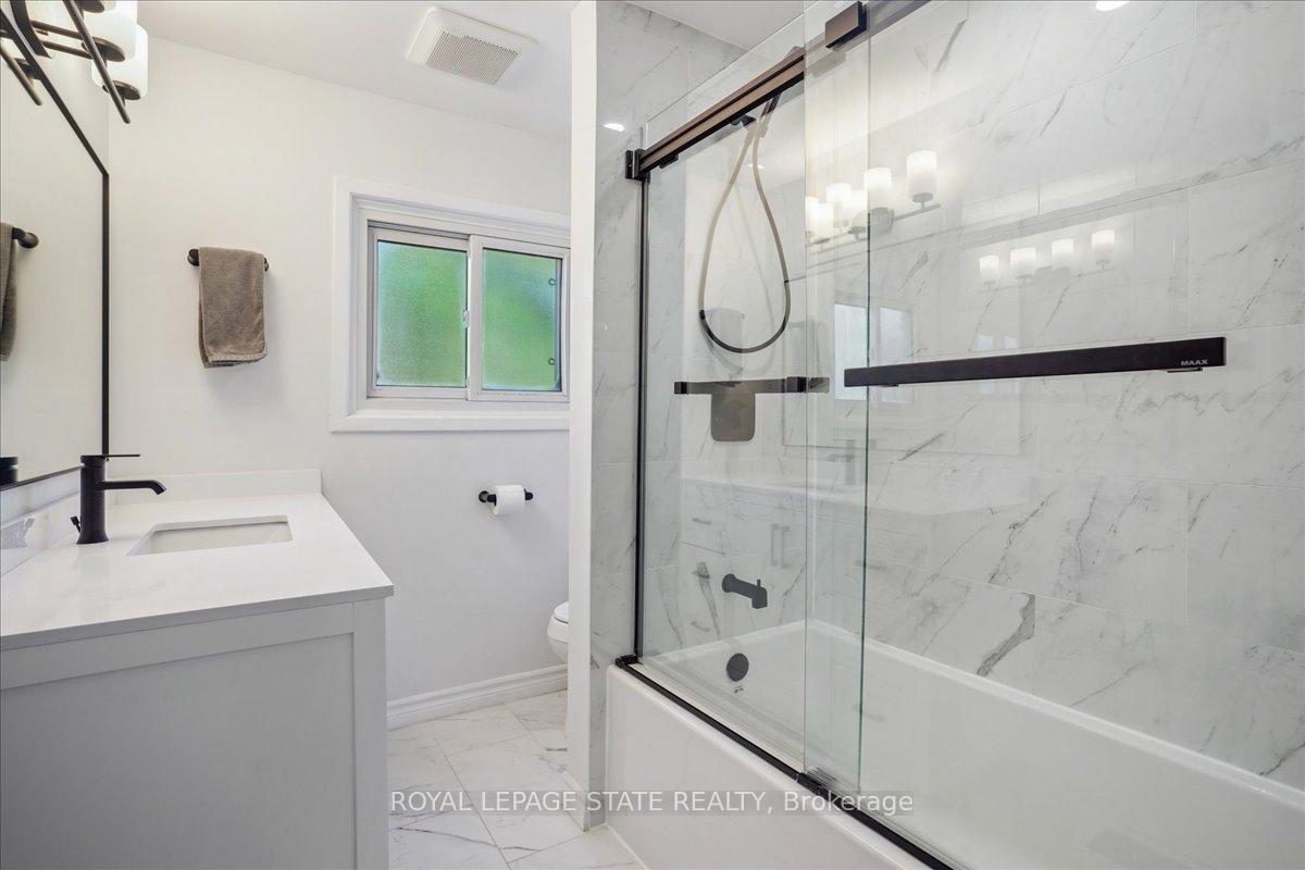 Photo 5 of Unit 19, 125 Bonaventure Drive, Hamilton, Gilbert — HOMEH