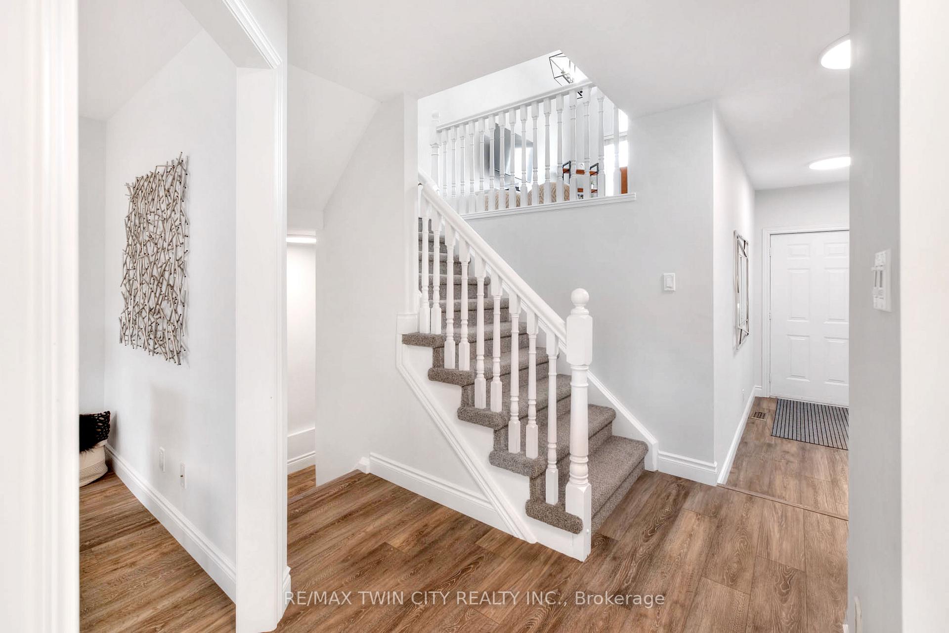 Photo 8 of 714A Columbia Forest Boulevard, Waterloo — HOMEH