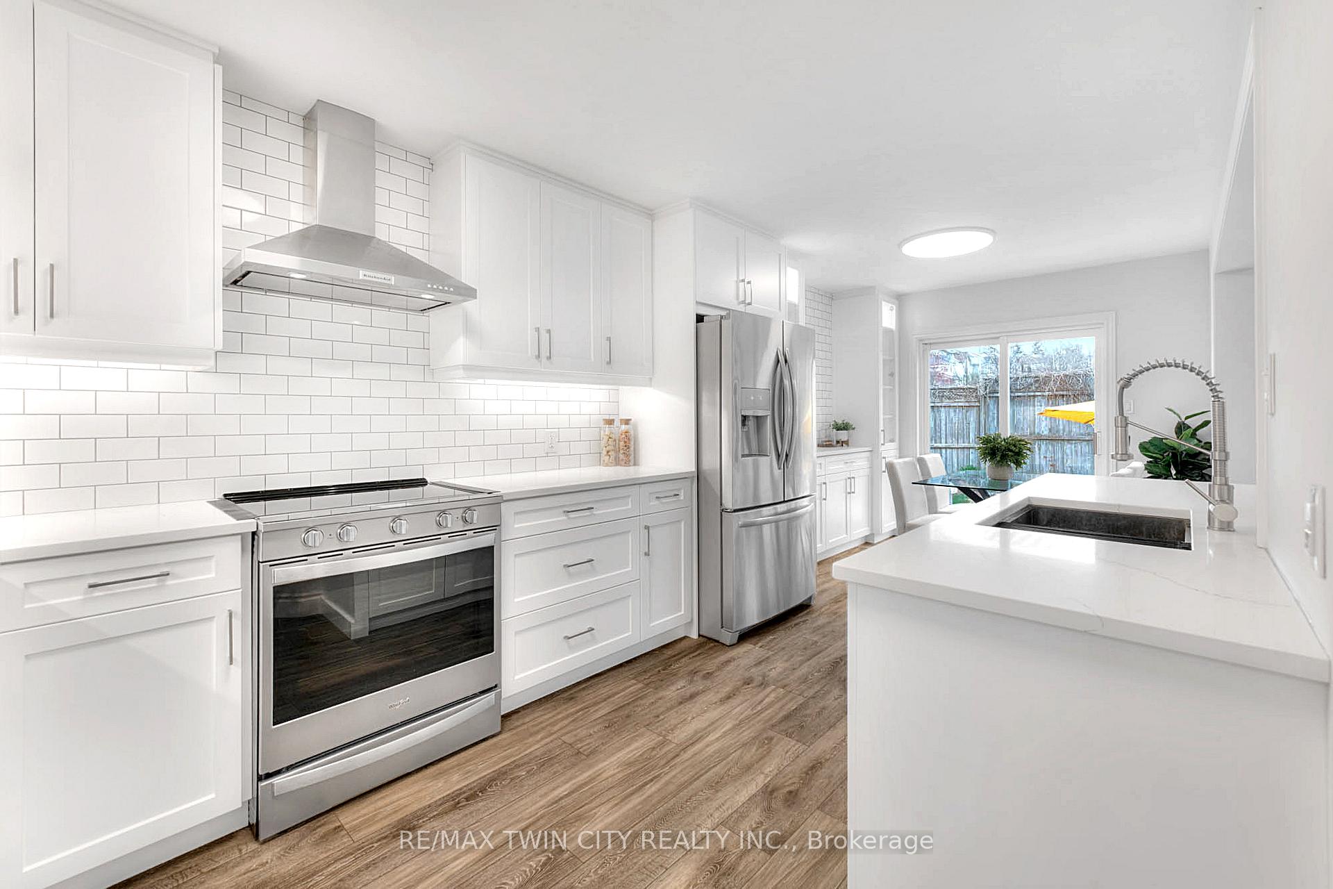 Photo 9 of 714A Columbia Forest Boulevard, Waterloo — HOMEH