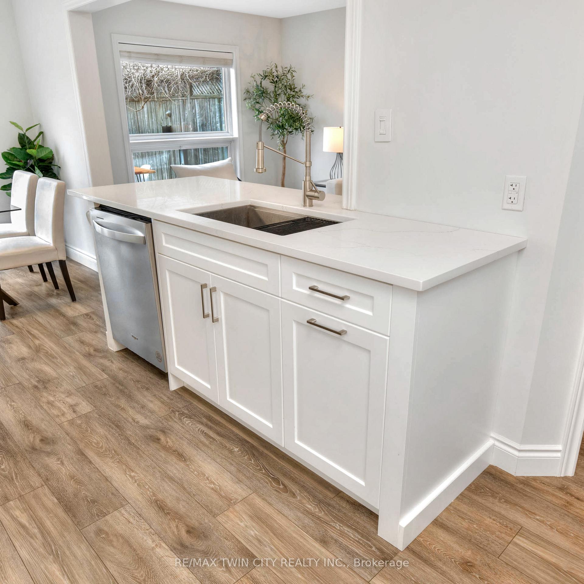 Photo 11 of 714A Columbia Forest Boulevard, Waterloo — HOMEH