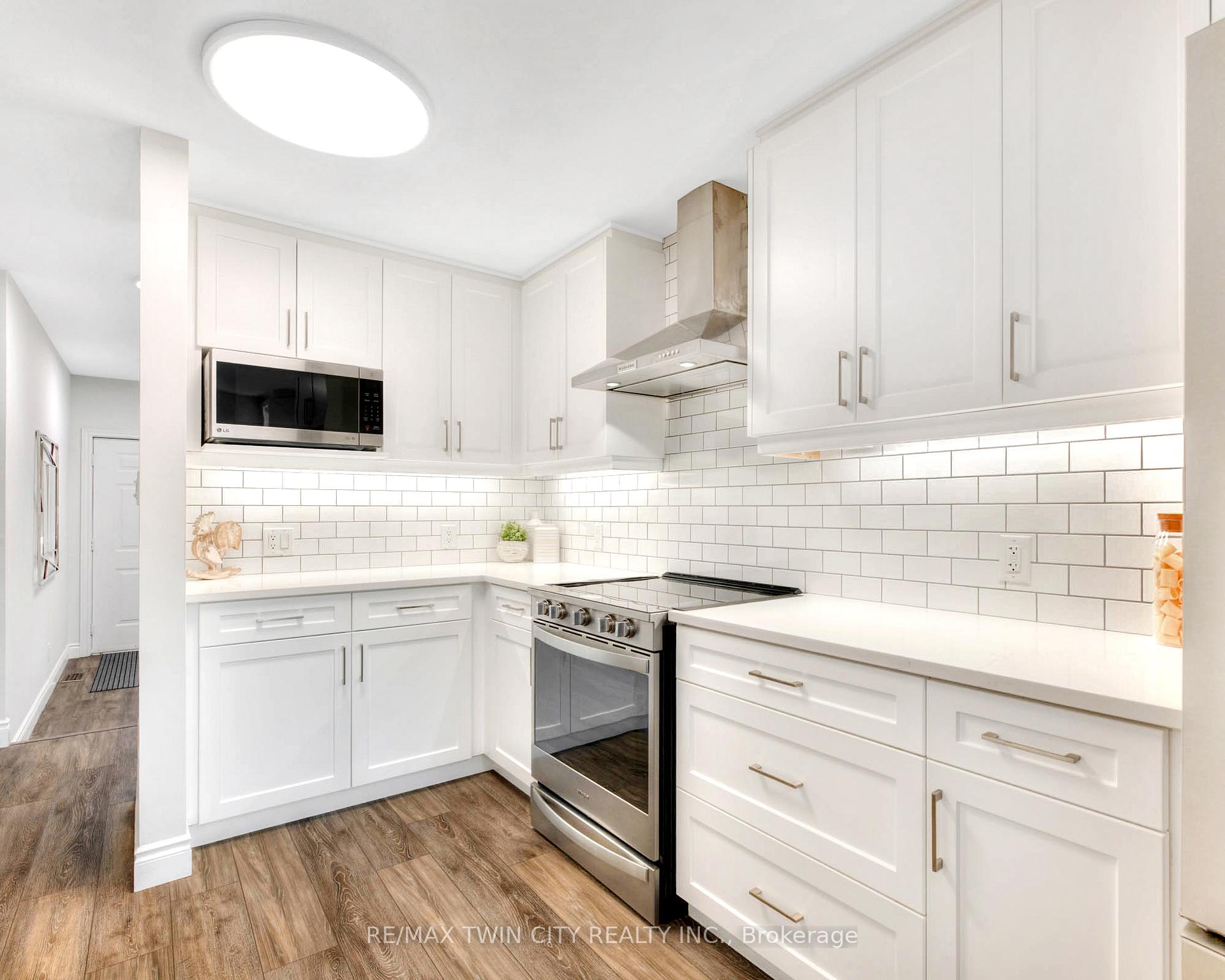 Photo 12 of 714A Columbia Forest Boulevard, Waterloo — HOMEH