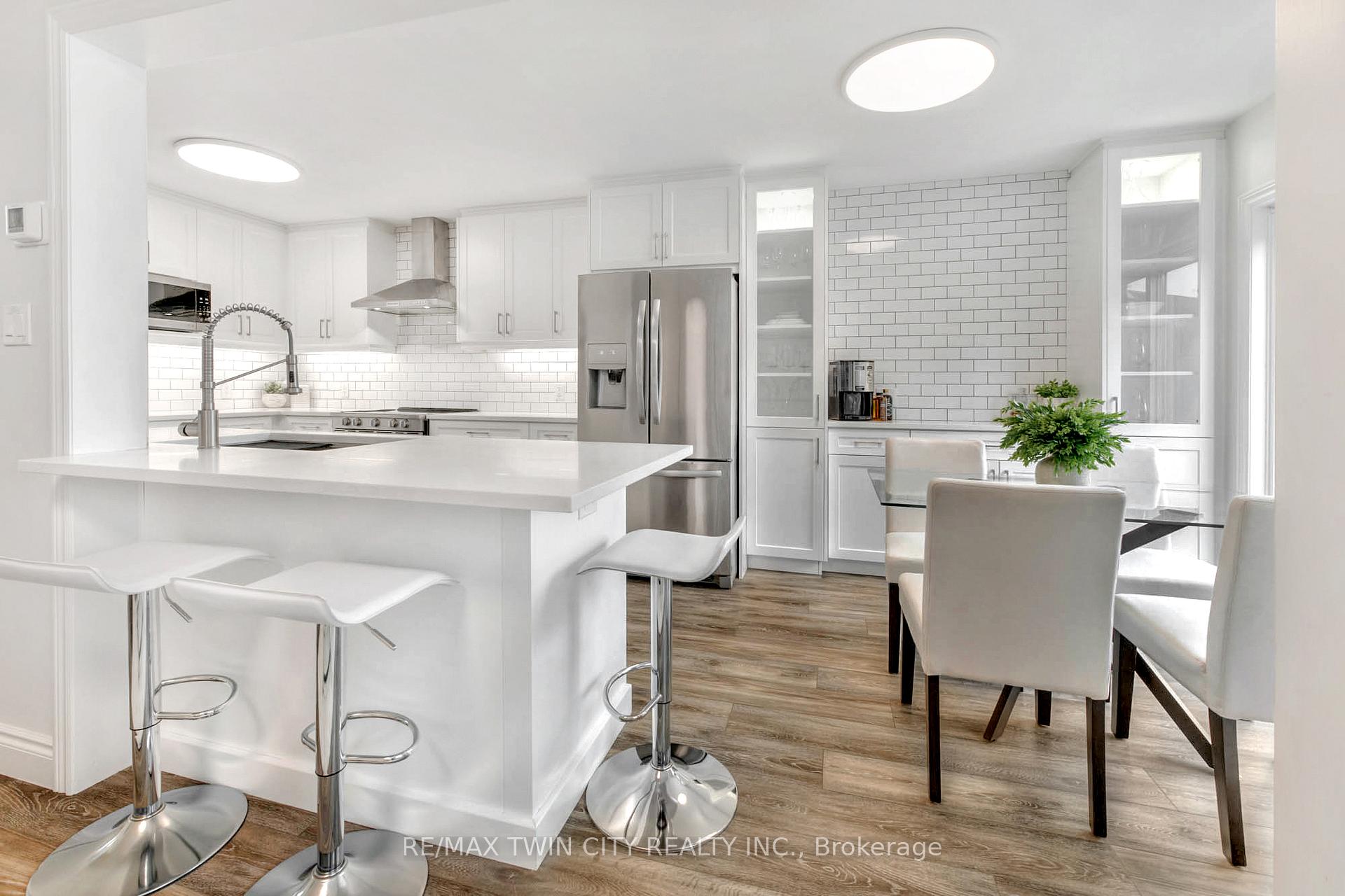 Photo 13 of 714A Columbia Forest Boulevard, Waterloo — HOMEH