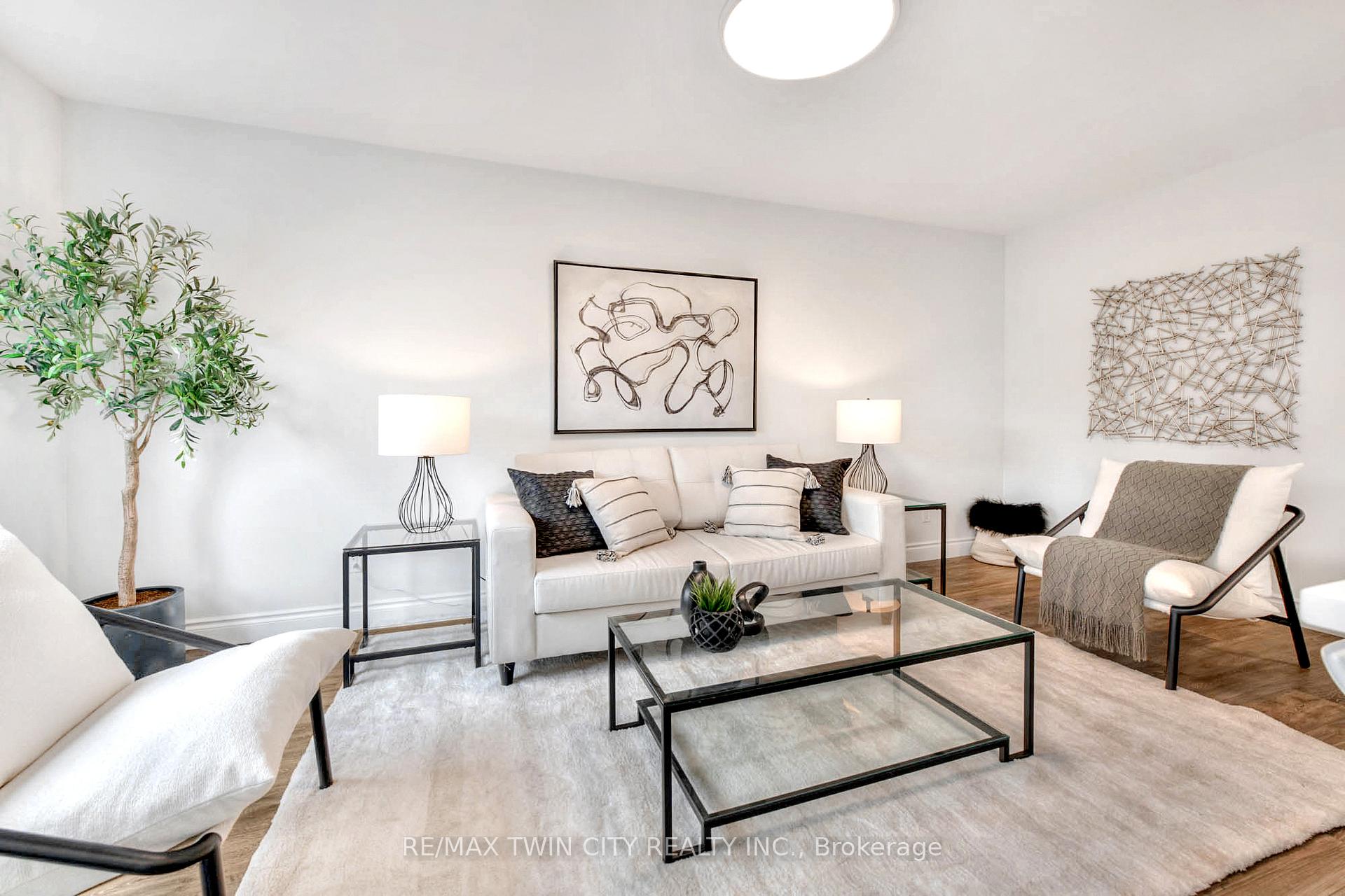 Photo 14 of 714A Columbia Forest Boulevard, Waterloo — HOMEH