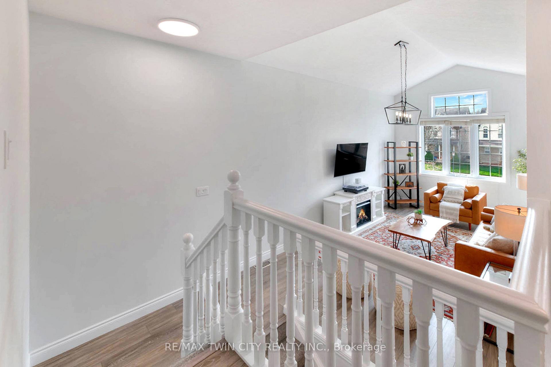 Photo 17 of 714A Columbia Forest Boulevard, Waterloo — HOMEH