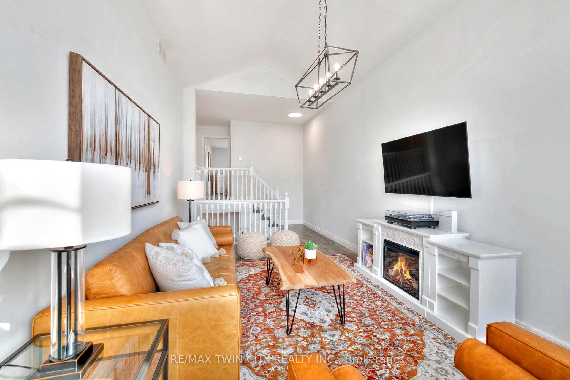Photo 21 of 714A Columbia Forest Boulevard, Waterloo — HOMEH