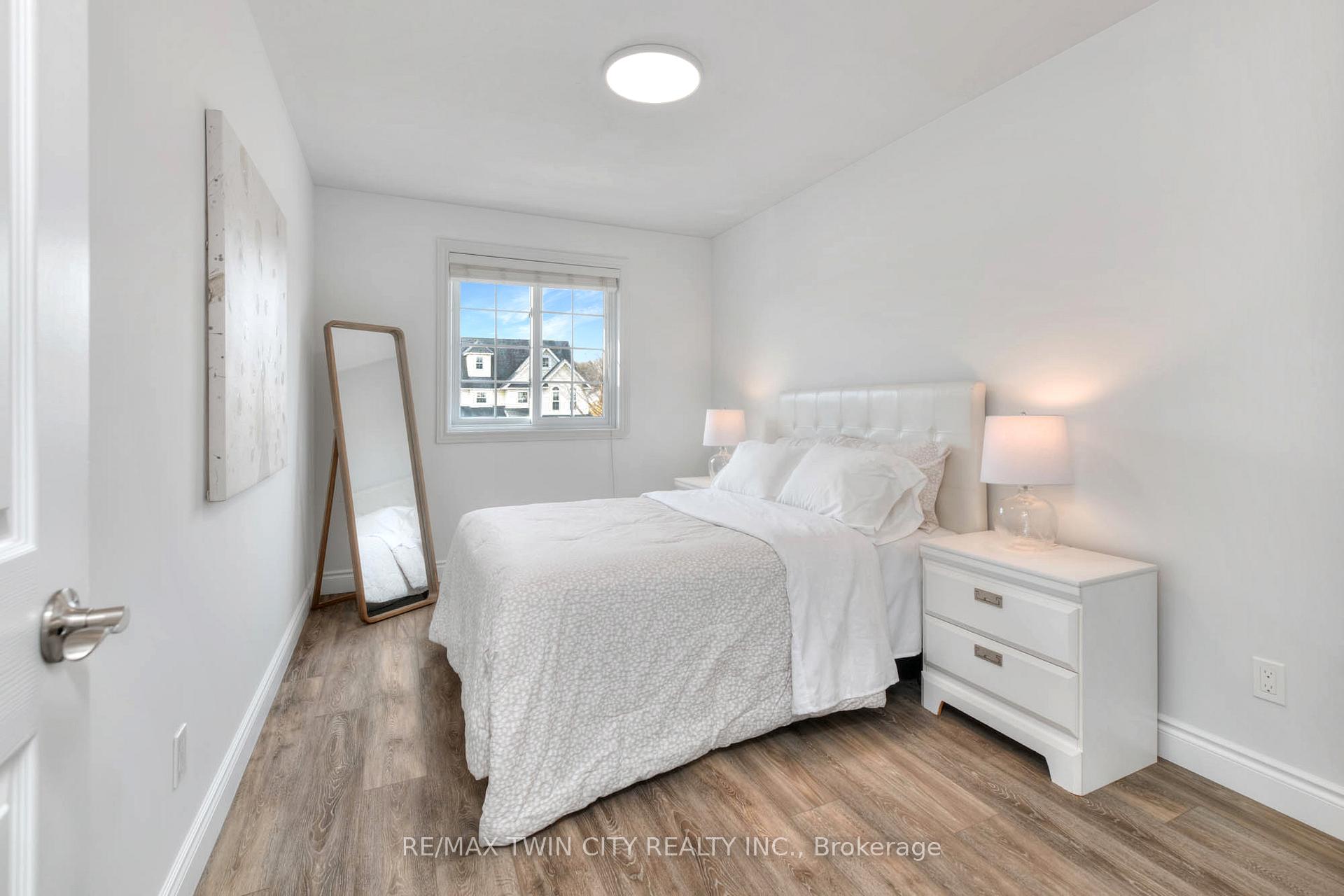 Photo 24 of 714A Columbia Forest Boulevard, Waterloo — HOMEH