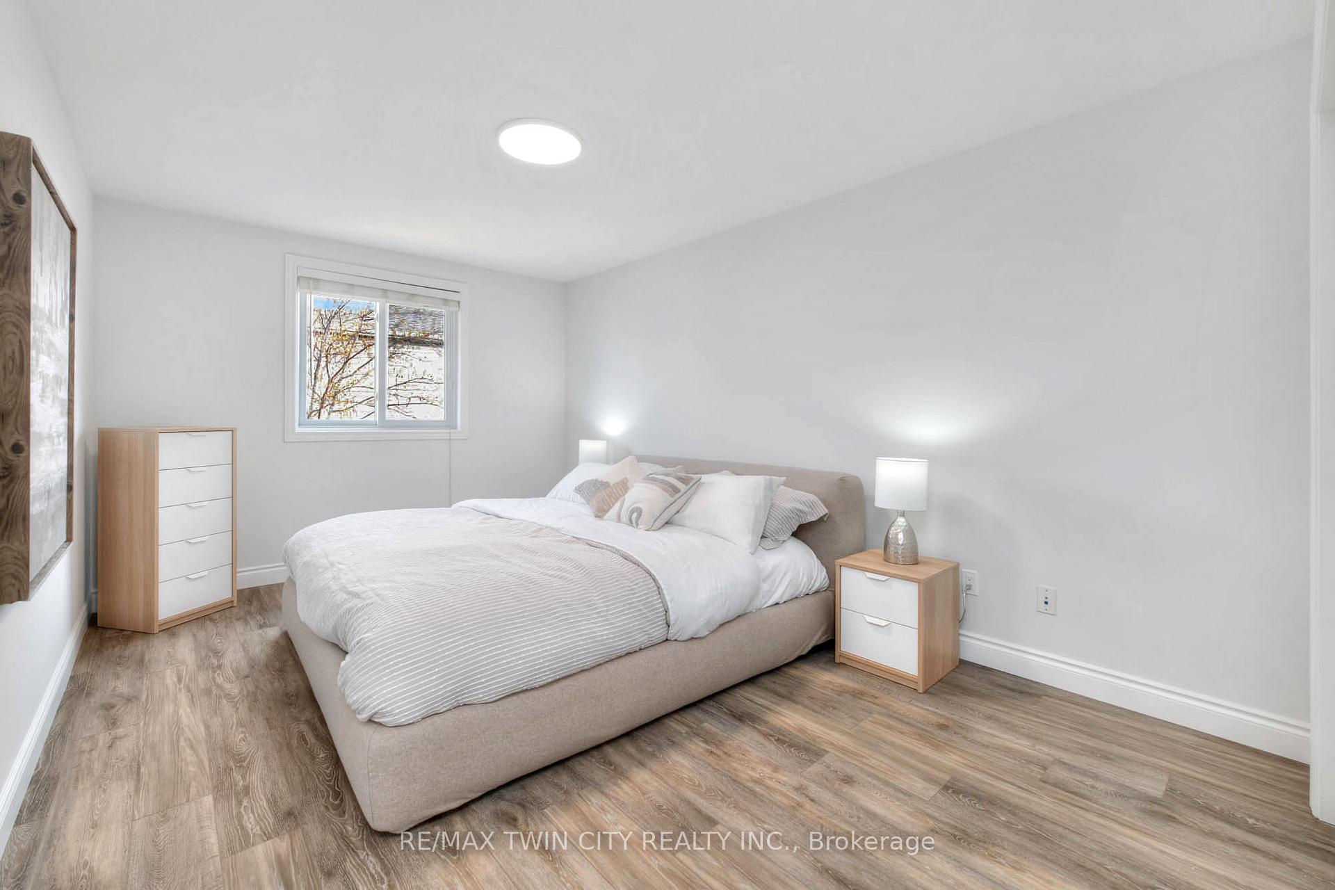 Photo 25 of 714A Columbia Forest Boulevard, Waterloo — HOMEH